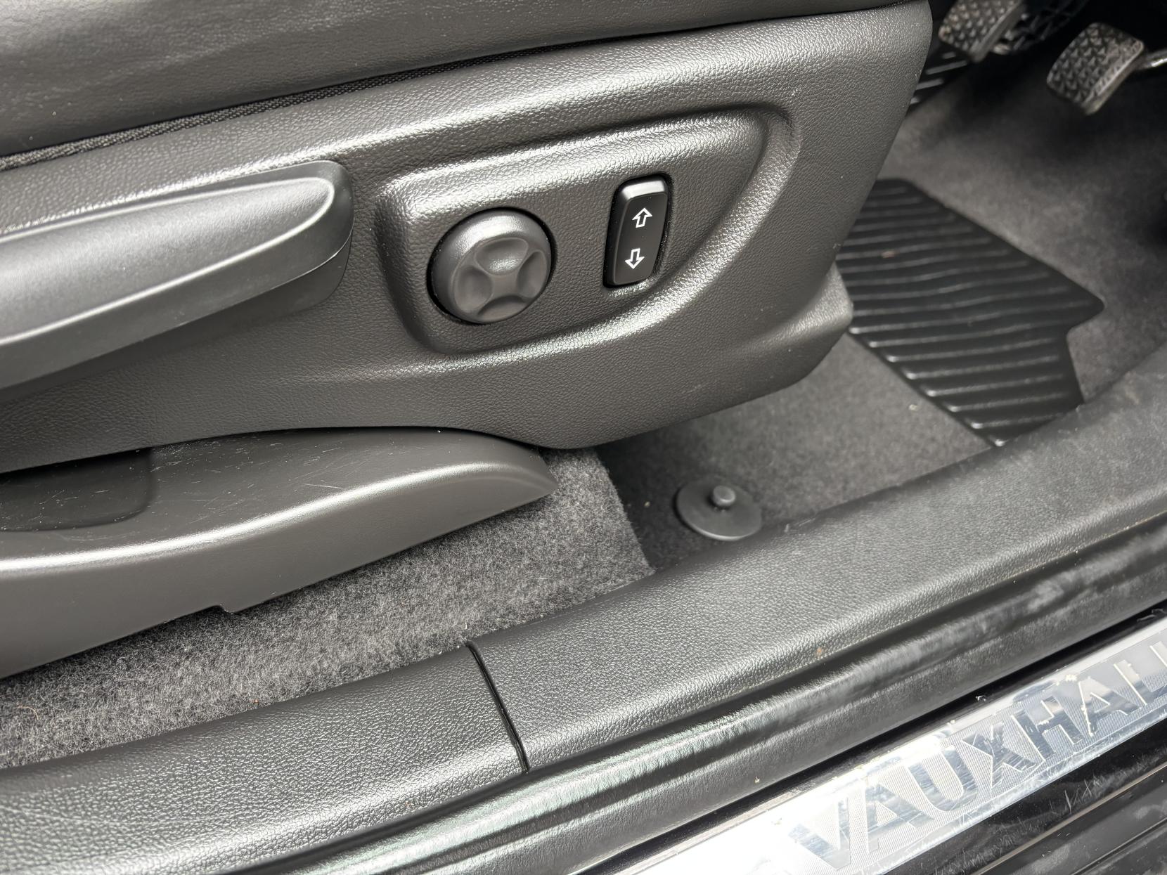 Vauxhall Mokka X 1.6 CDTi Elite Nav SUV 5dr Diesel Manual 4WD Euro 6 (s/s) (136 ps)