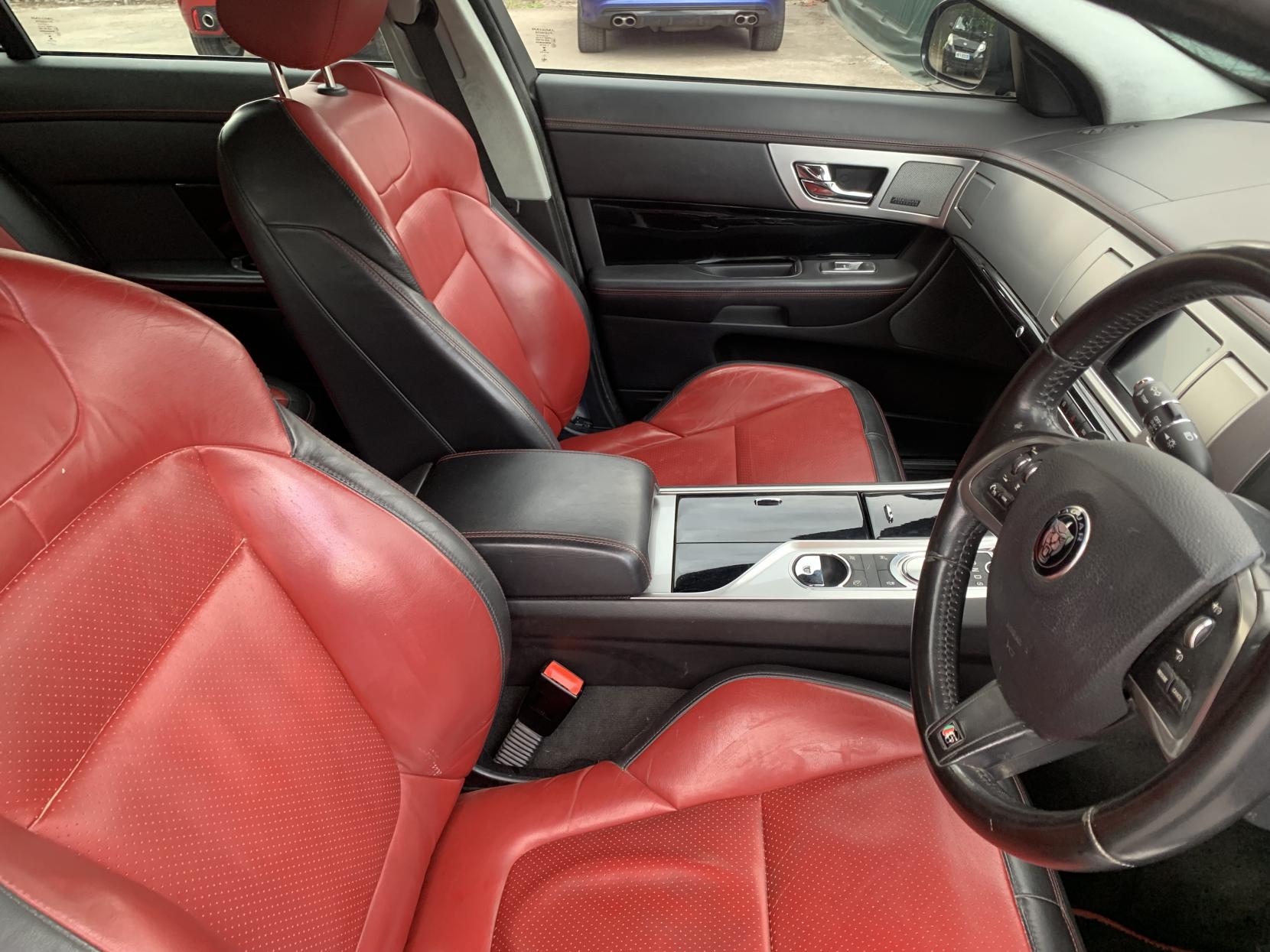 Jaguar XF 3.0d S V6 Portfolio Saloon 4dr Diesel Auto Euro 5 (s/s) (275 ps)
