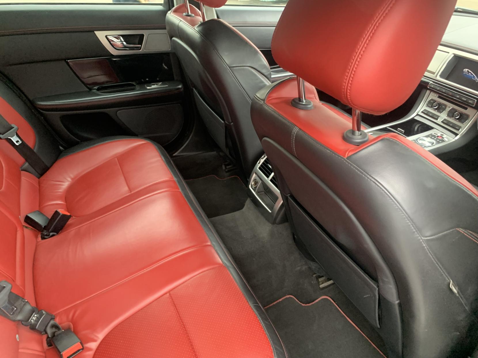 Jaguar XF 3.0d S V6 Portfolio Saloon 4dr Diesel Auto Euro 5 (s/s) (275 ps)