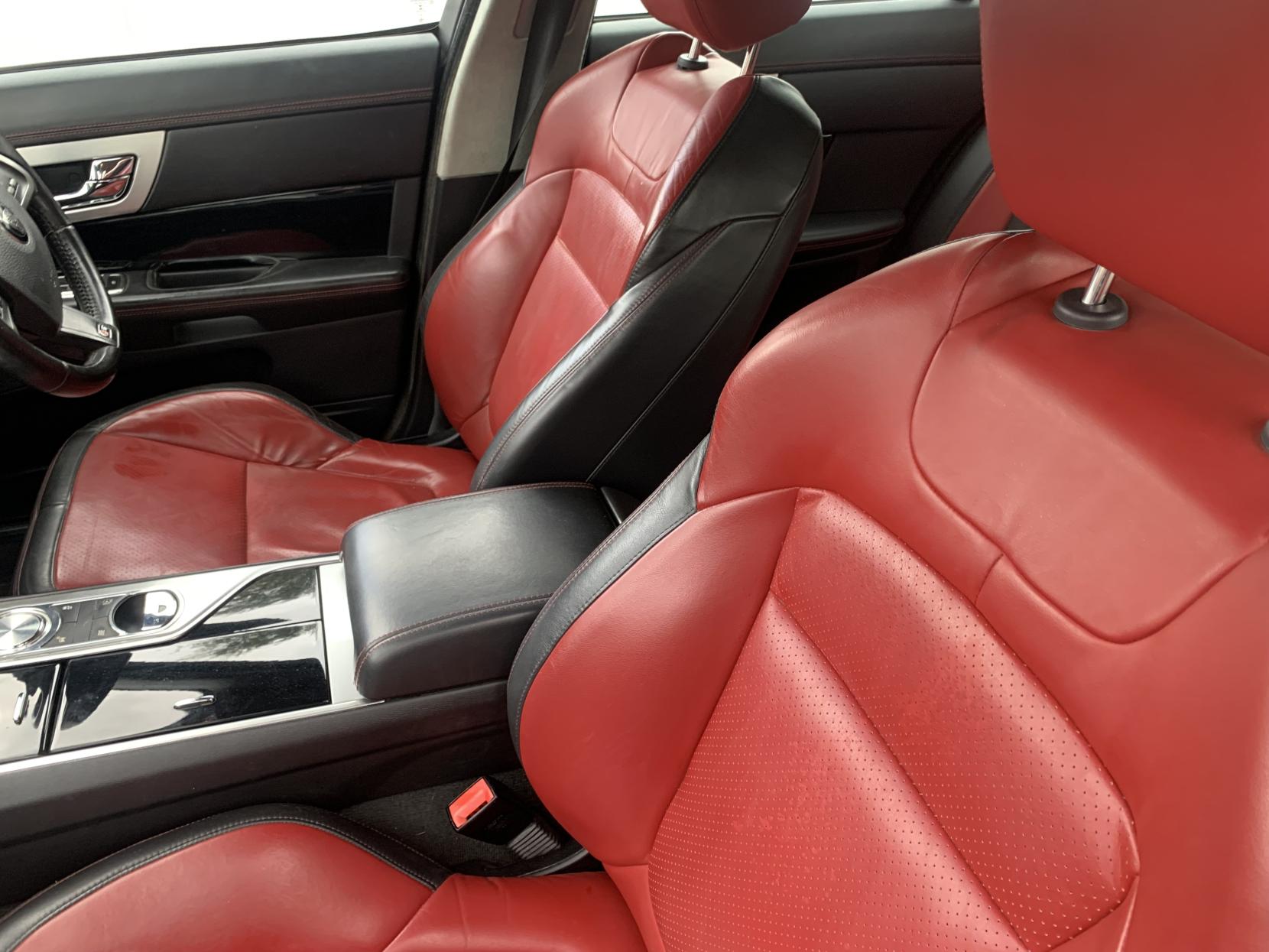 Jaguar XF 3.0d S V6 Portfolio Saloon 4dr Diesel Auto Euro 5 (s/s) (275 ps)