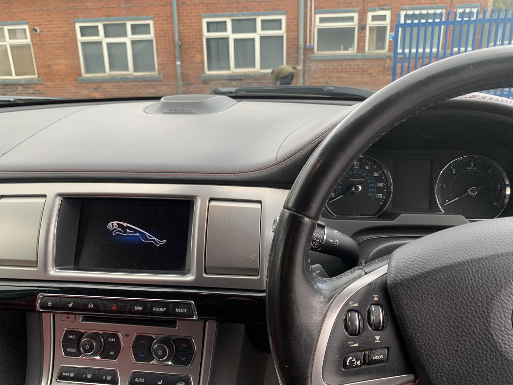 Jaguar XF 3.0d S V6 Portfolio Saloon 4dr Diesel Auto Euro 5 (s/s) (275 ps)