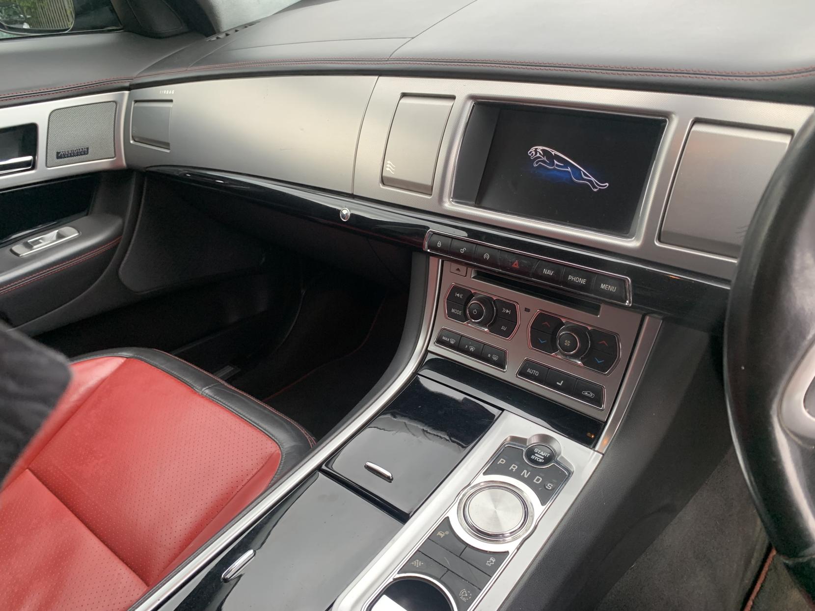Jaguar XF 3.0d S V6 Portfolio Saloon 4dr Diesel Auto Euro 5 (s/s) (275 ps)
