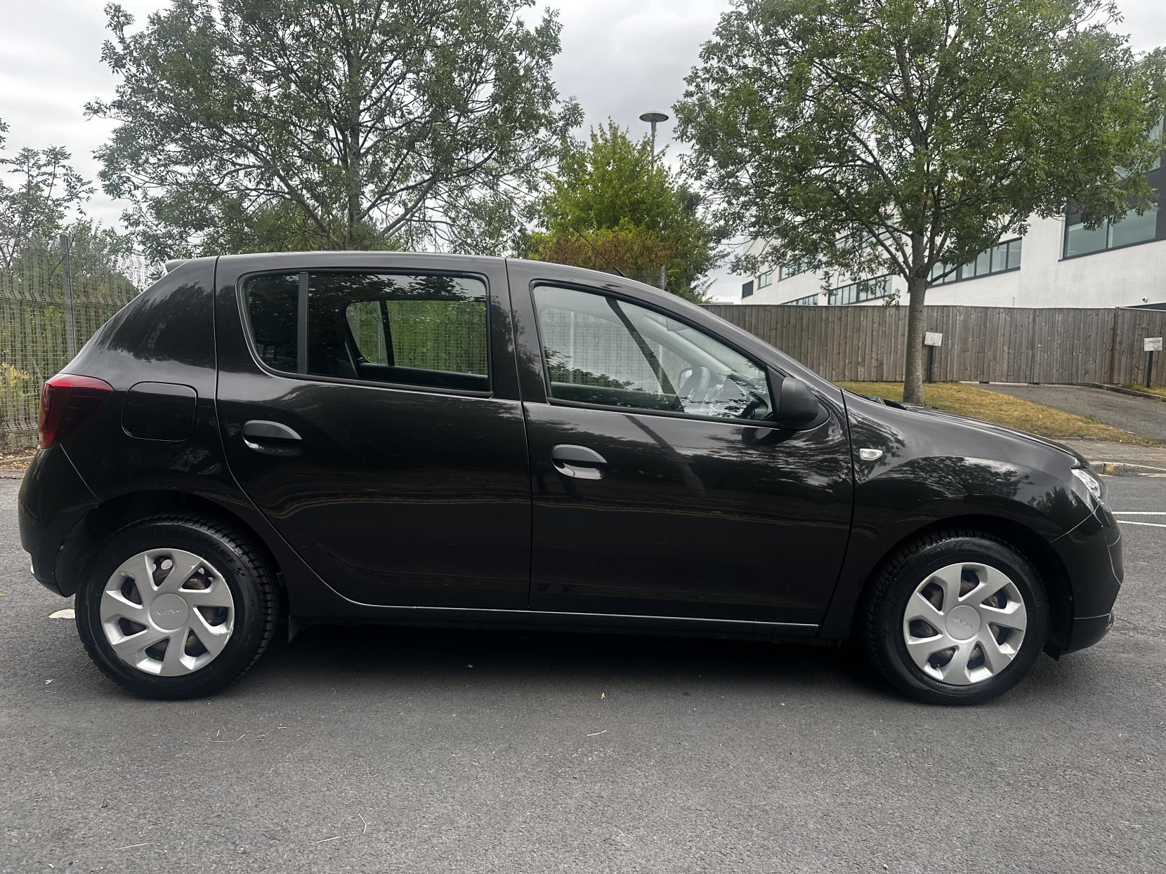 Dacia Sandero 1.0 SCe Ambiance Hatchback 5dr Petrol Manual Euro 6 (75 ps)