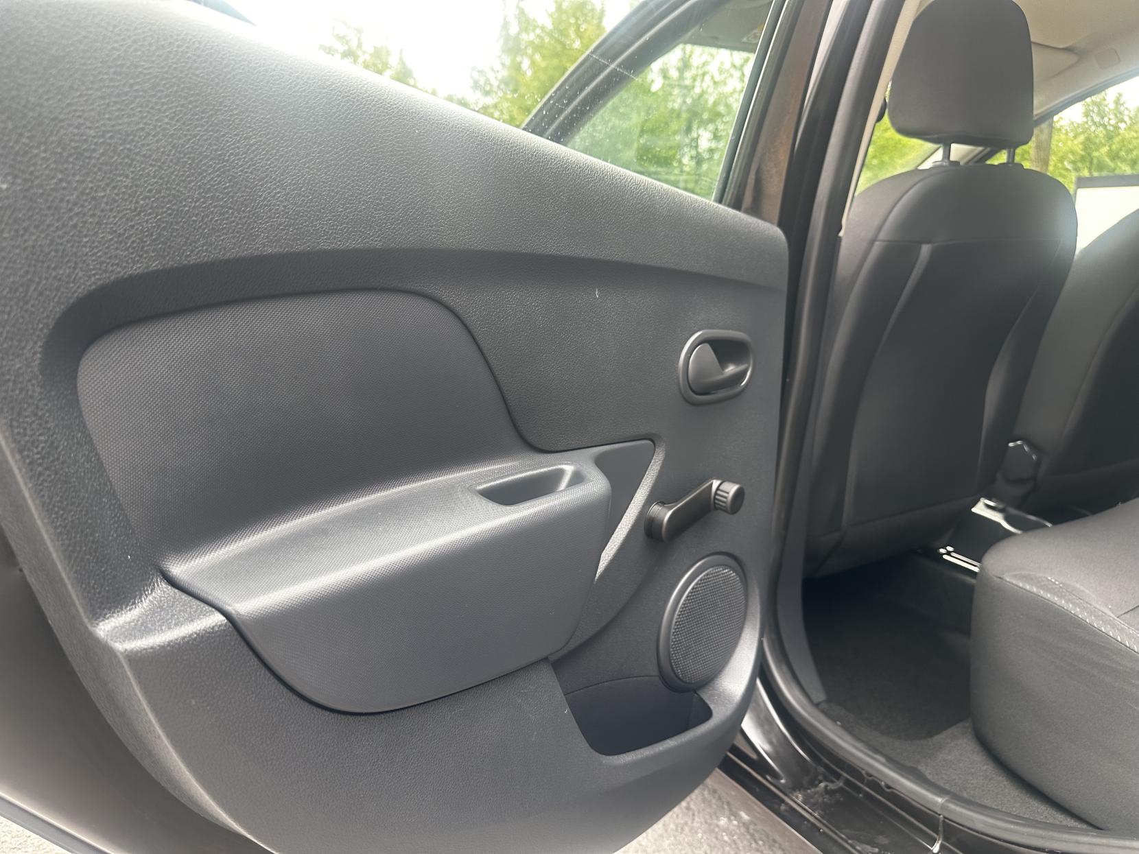 Dacia Sandero 1.0 SCe Ambiance Hatchback 5dr Petrol Manual Euro 6 (75 ps)