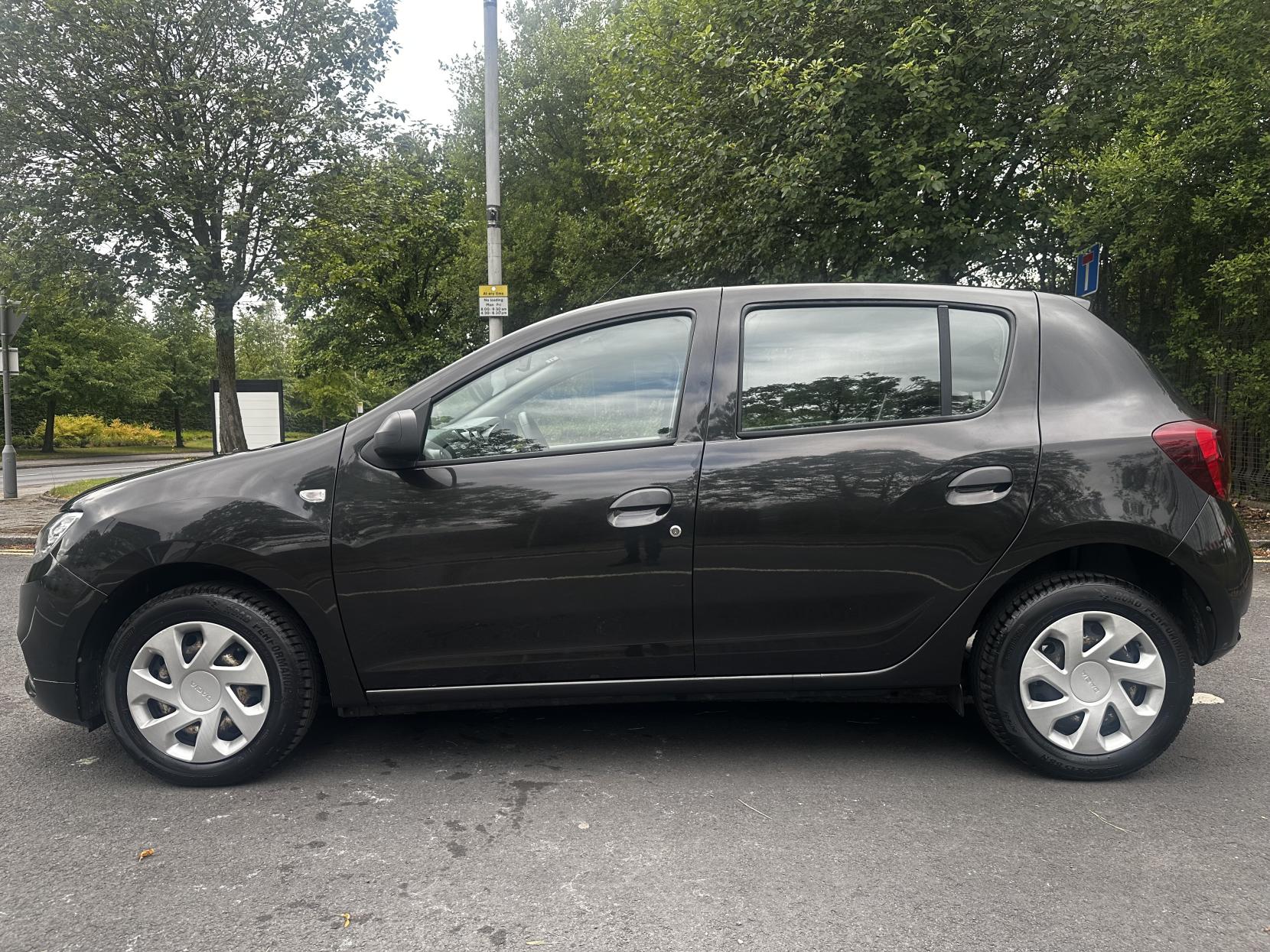 Dacia Sandero 1.0 SCe Ambiance Hatchback 5dr Petrol Manual Euro 6 (75 ps)