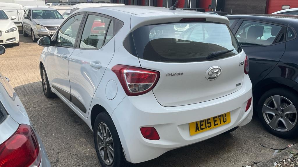Hyundai i10 1.2 Premium Hatchback 5dr Petrol Auto Euro 5 (87 ps)