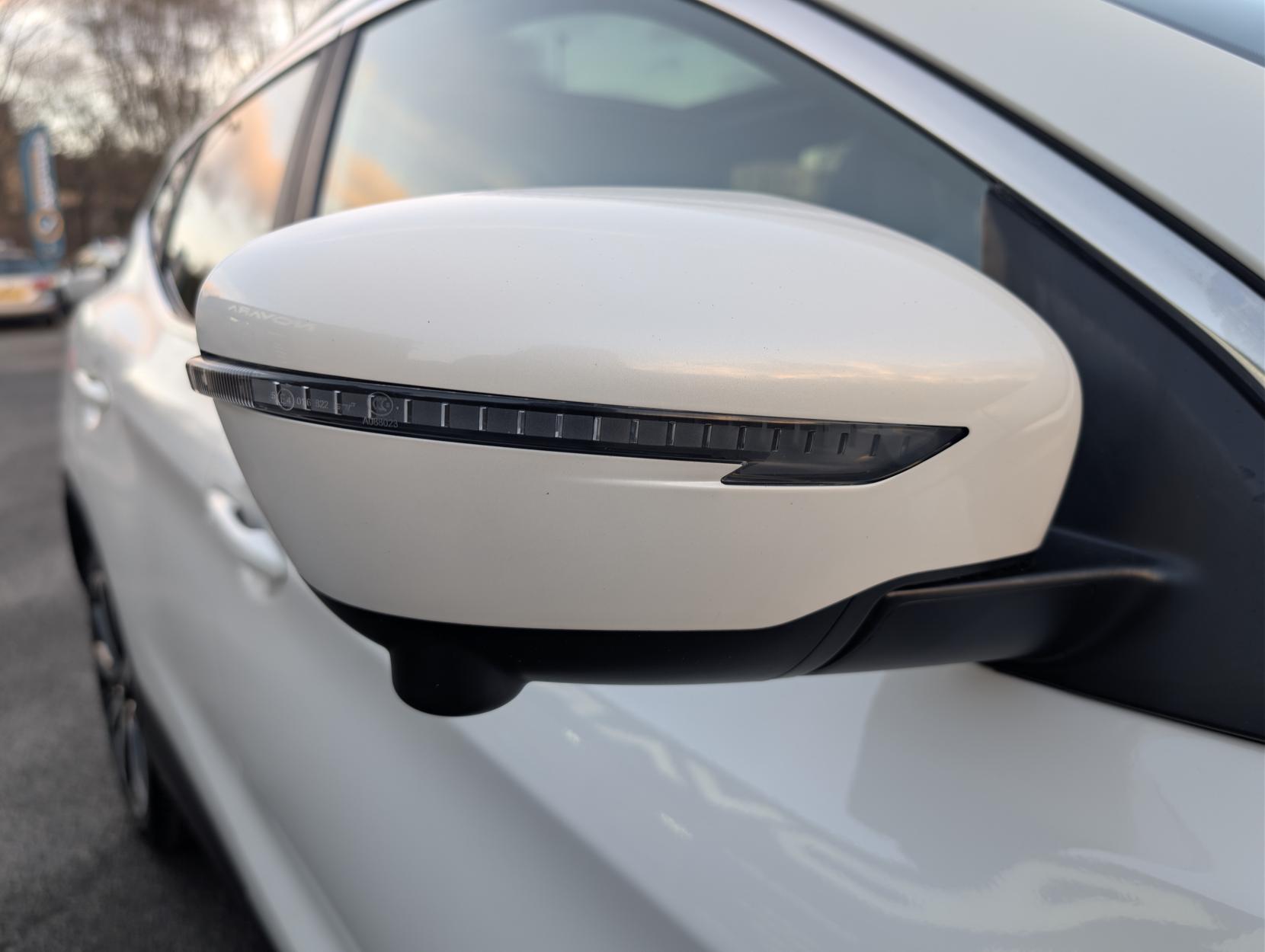 Nissan Qashqai 1.2 DIG-T Tekna SUV 5dr Petrol XTRON 2WD Euro 6 (s/s) (115 ps)