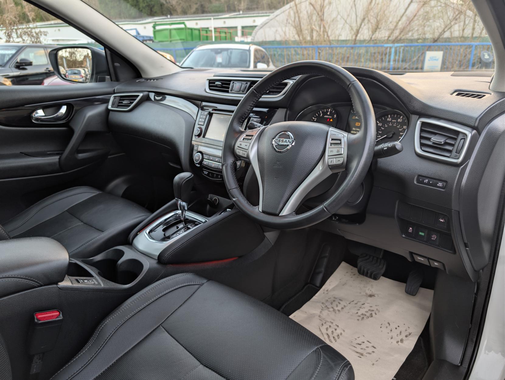 Nissan Qashqai 1.2 DIG-T Tekna SUV 5dr Petrol XTRON 2WD Euro 6 (s/s) (115 ps)