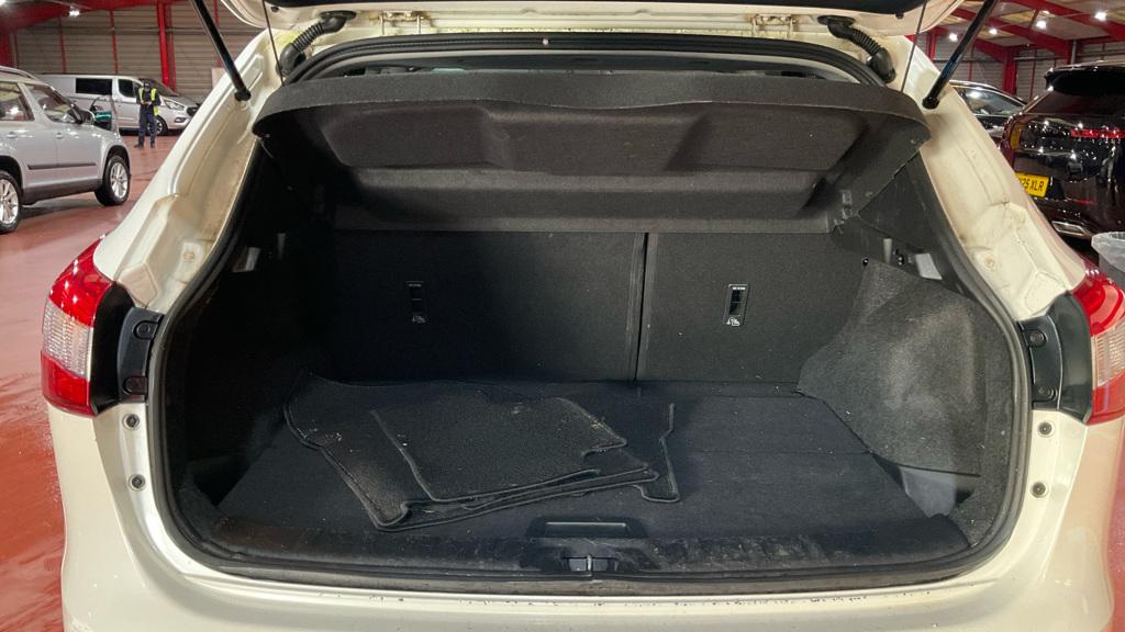 Nissan Qashqai 1.2 DIG-T Tekna SUV 5dr Petrol XTRON 2WD Euro 6 (s/s) (115 ps)