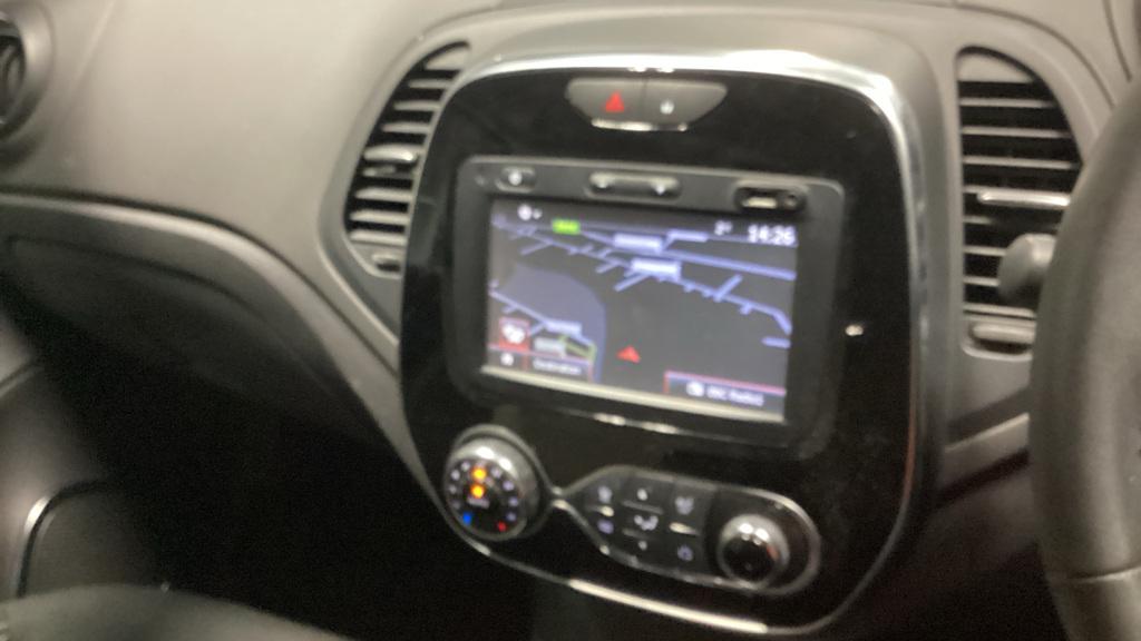 Renault Captur 0.9 TCe ENERGY Iconic SUV 5dr Petrol Manual Euro 6 (s/s) (90 ps)