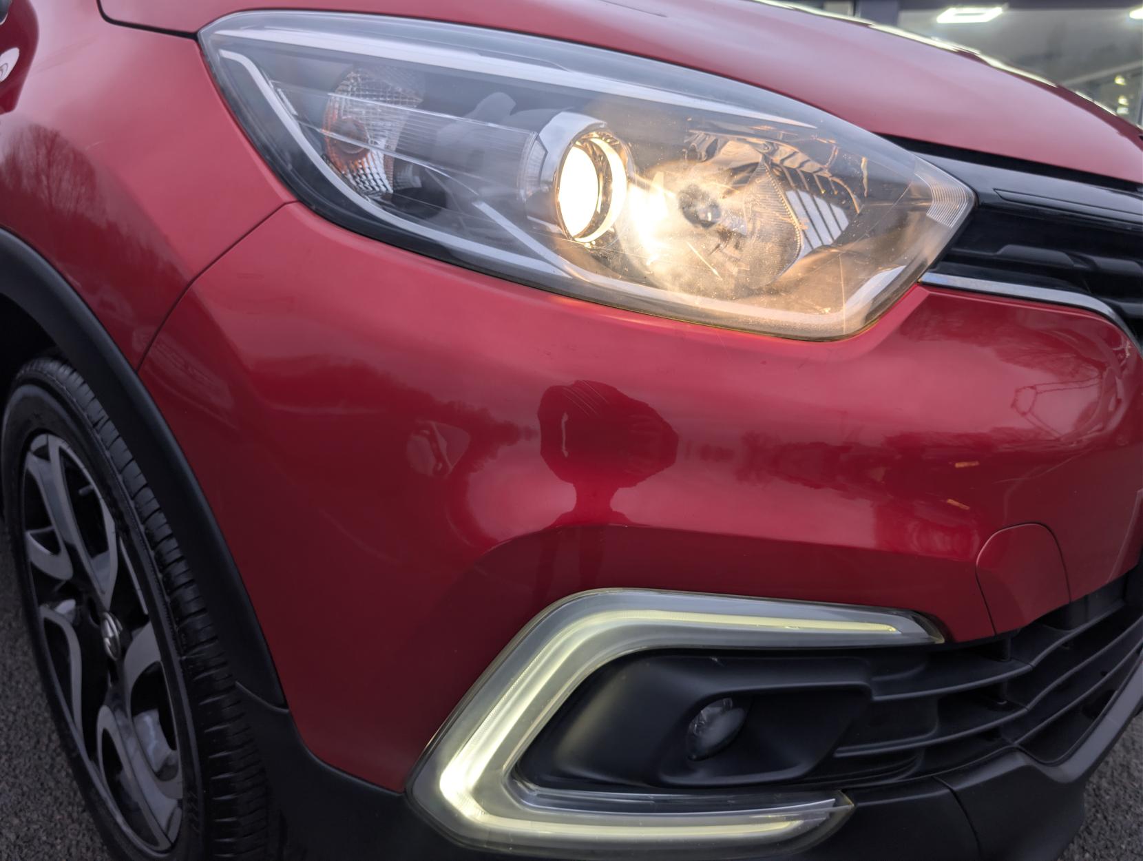 Renault Captur 0.9 TCe ENERGY Iconic SUV 5dr Petrol Manual Euro 6 (s/s) (90 ps)