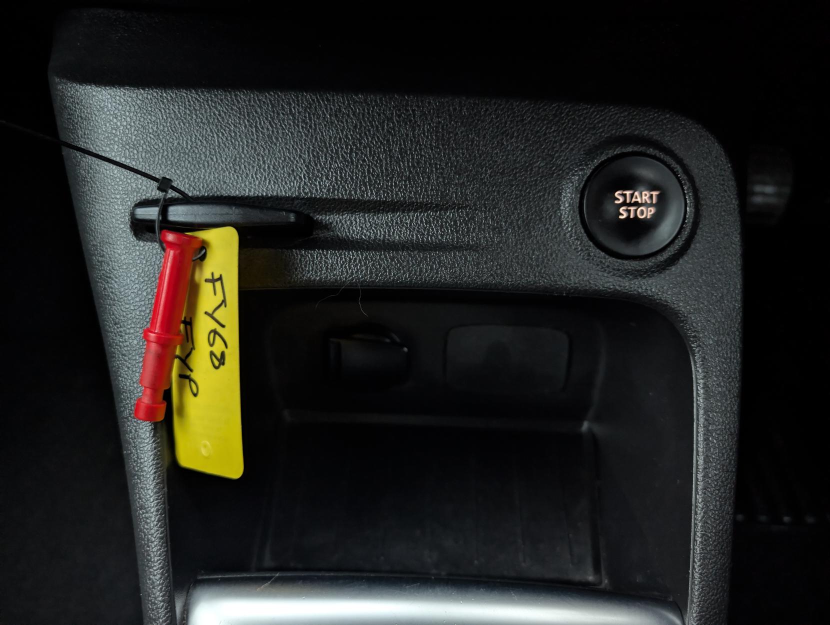 Renault Captur 0.9 TCe ENERGY Iconic SUV 5dr Petrol Manual Euro 6 (s/s) (90 ps)