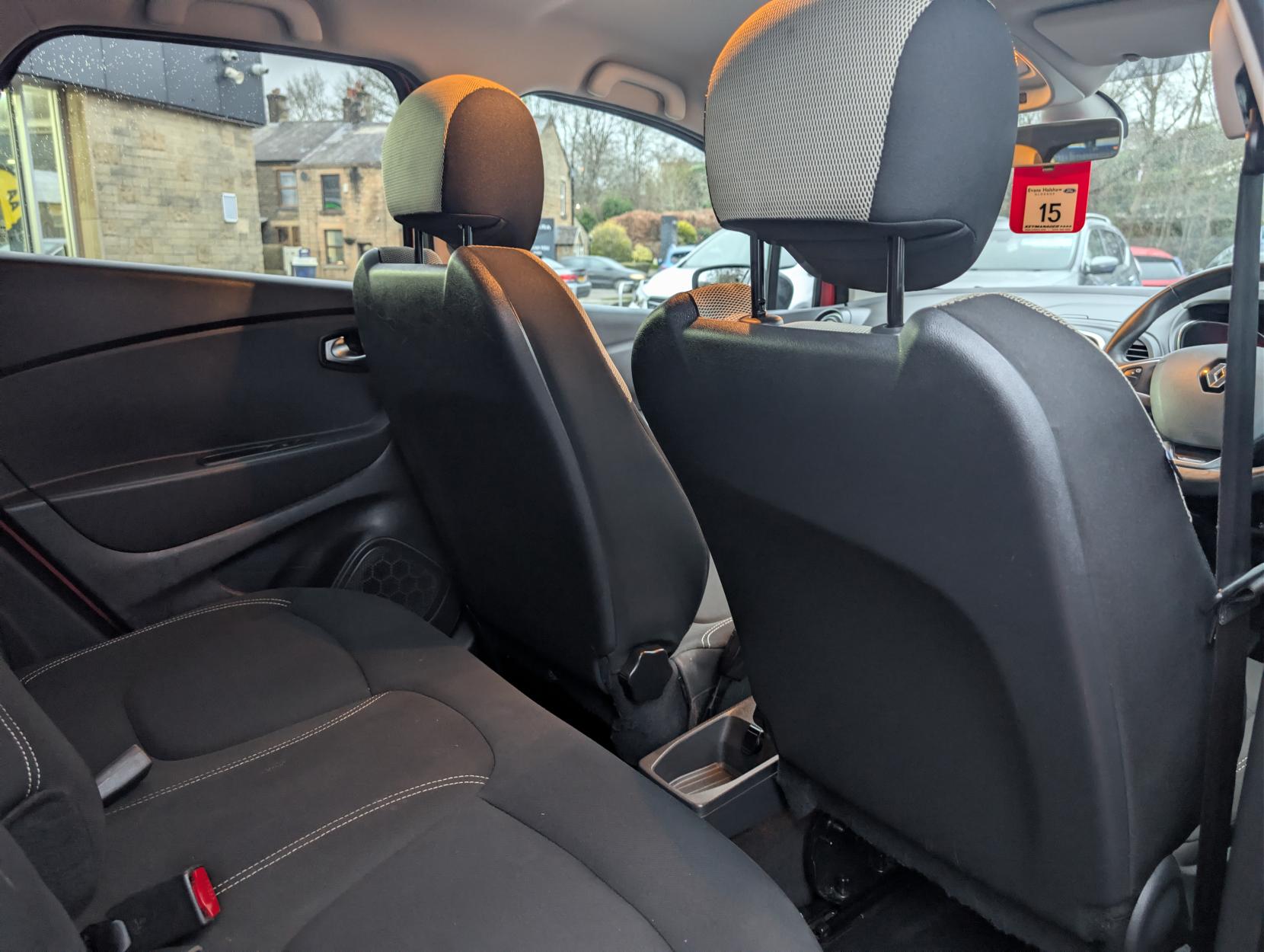 Renault Captur 0.9 TCe ENERGY Iconic SUV 5dr Petrol Manual Euro 6 (s/s) (90 ps)