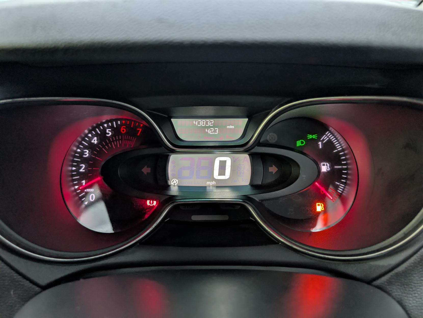 Renault Captur 0.9 TCe ENERGY Iconic SUV 5dr Petrol Manual Euro 6 (s/s) (90 ps)