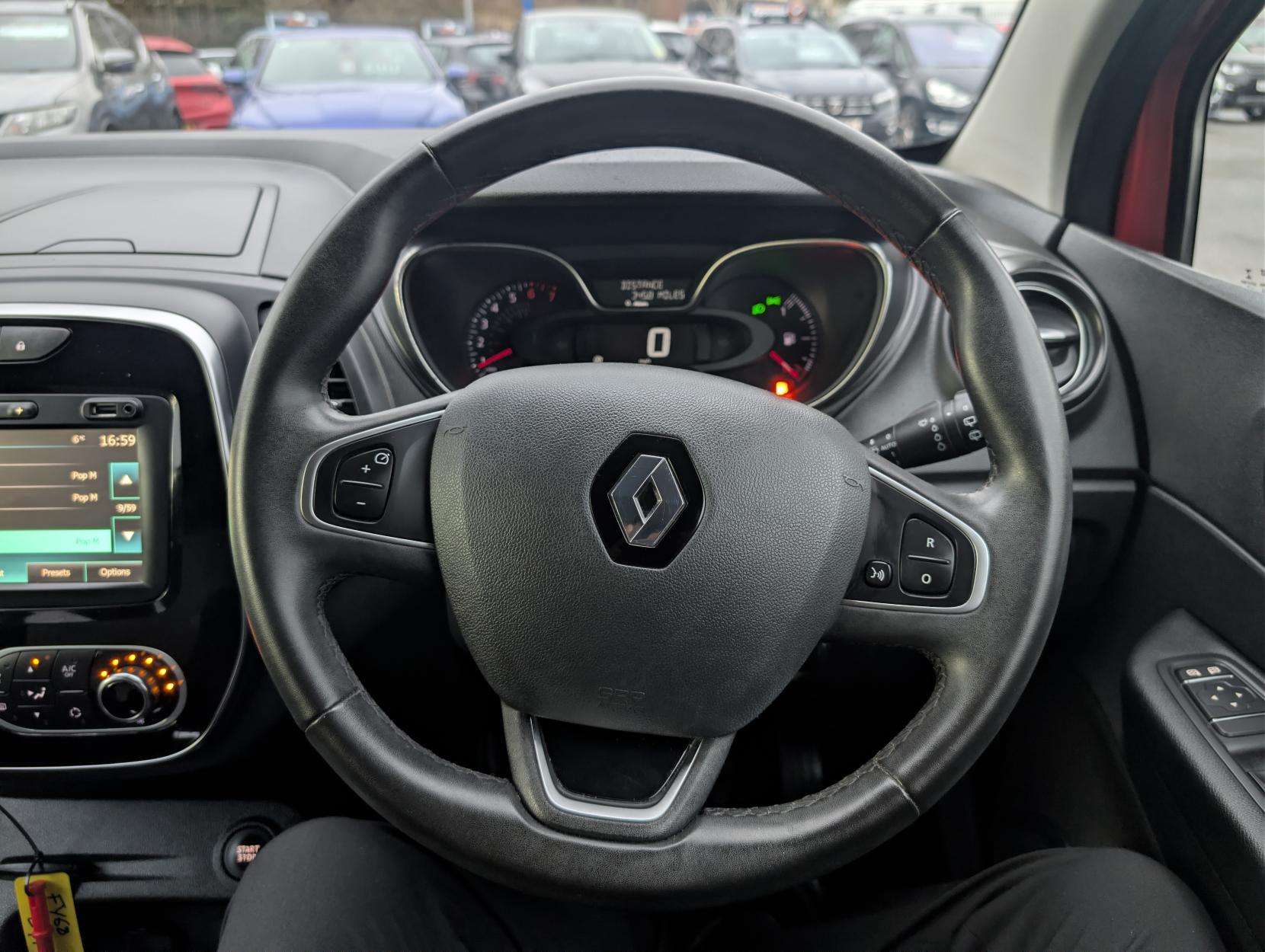 Renault Captur 0.9 TCe ENERGY Iconic SUV 5dr Petrol Manual Euro 6 (s/s) (90 ps)