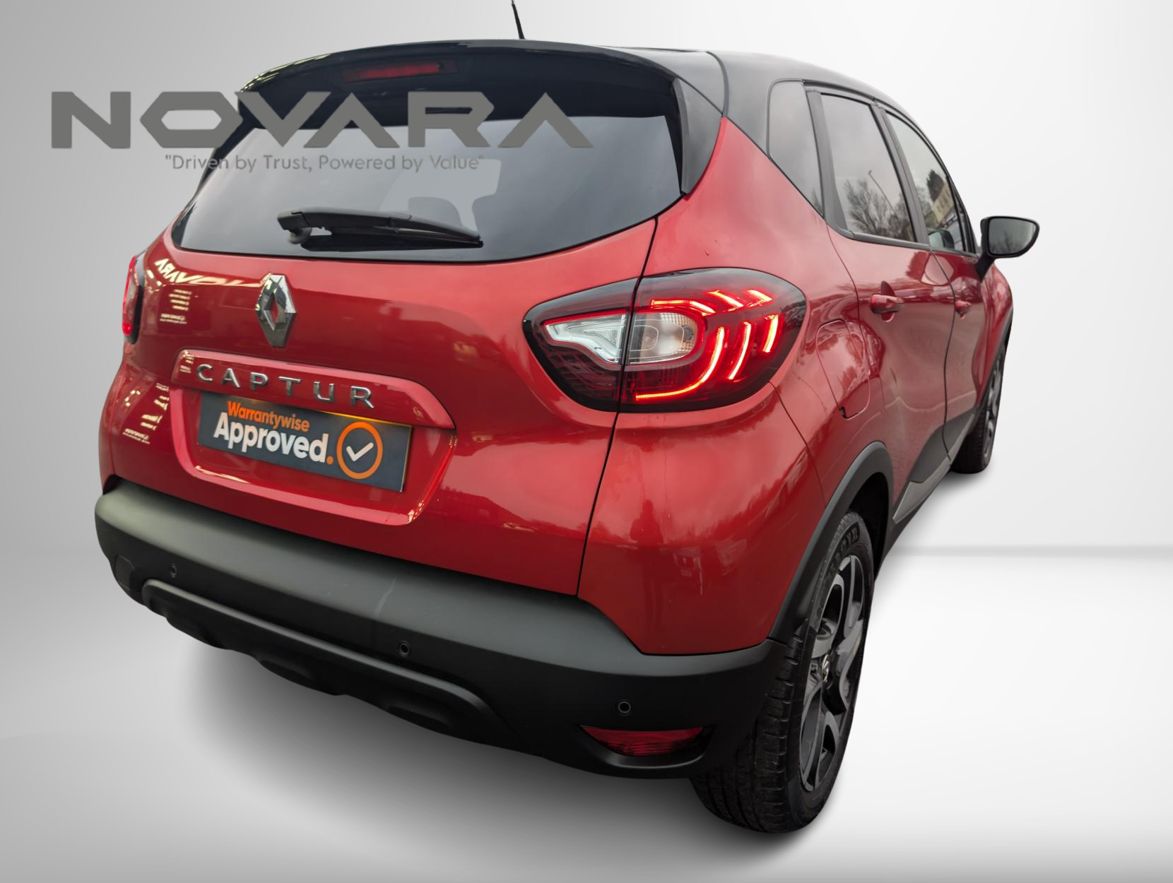 Renault Captur 0.9 TCe ENERGY Iconic SUV 5dr Petrol Manual Euro 6 (s/s) (90 ps)