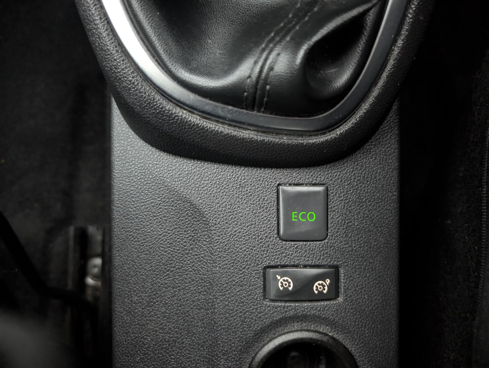 Renault Captur 0.9 TCe ENERGY Iconic SUV 5dr Petrol Manual Euro 6 (s/s) (90 ps)