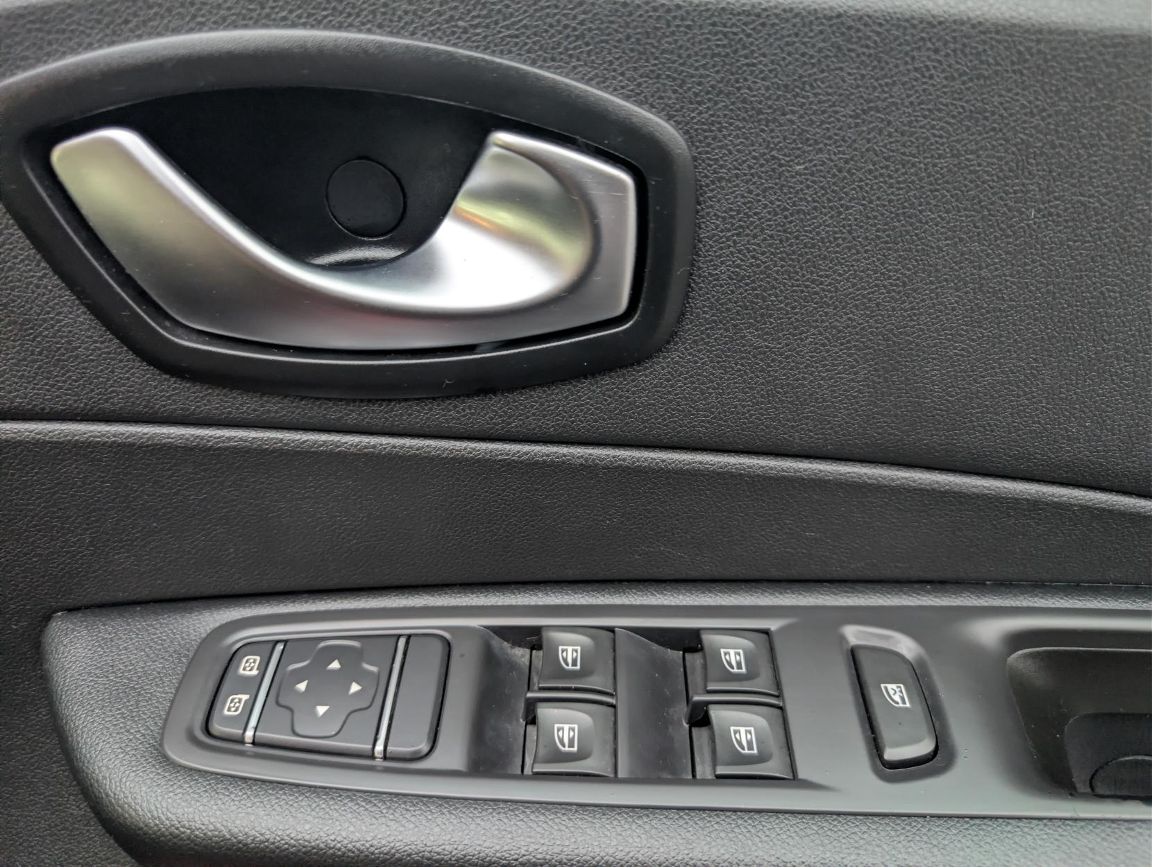 Renault Captur 0.9 TCe ENERGY Iconic SUV 5dr Petrol Manual Euro 6 (s/s) (90 ps)