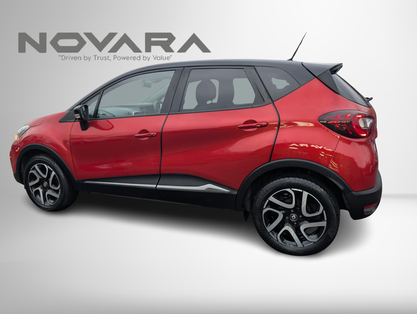 Renault Captur 0.9 TCe ENERGY Iconic SUV 5dr Petrol Manual Euro 6 (s/s) (90 ps)