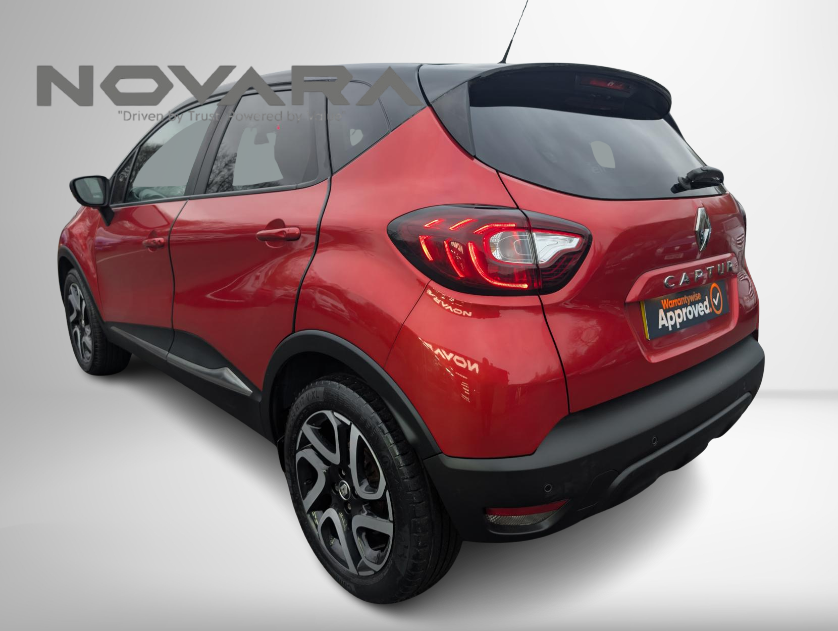 Renault Captur 0.9 TCe ENERGY Iconic SUV 5dr Petrol Manual Euro 6 (s/s) (90 ps)