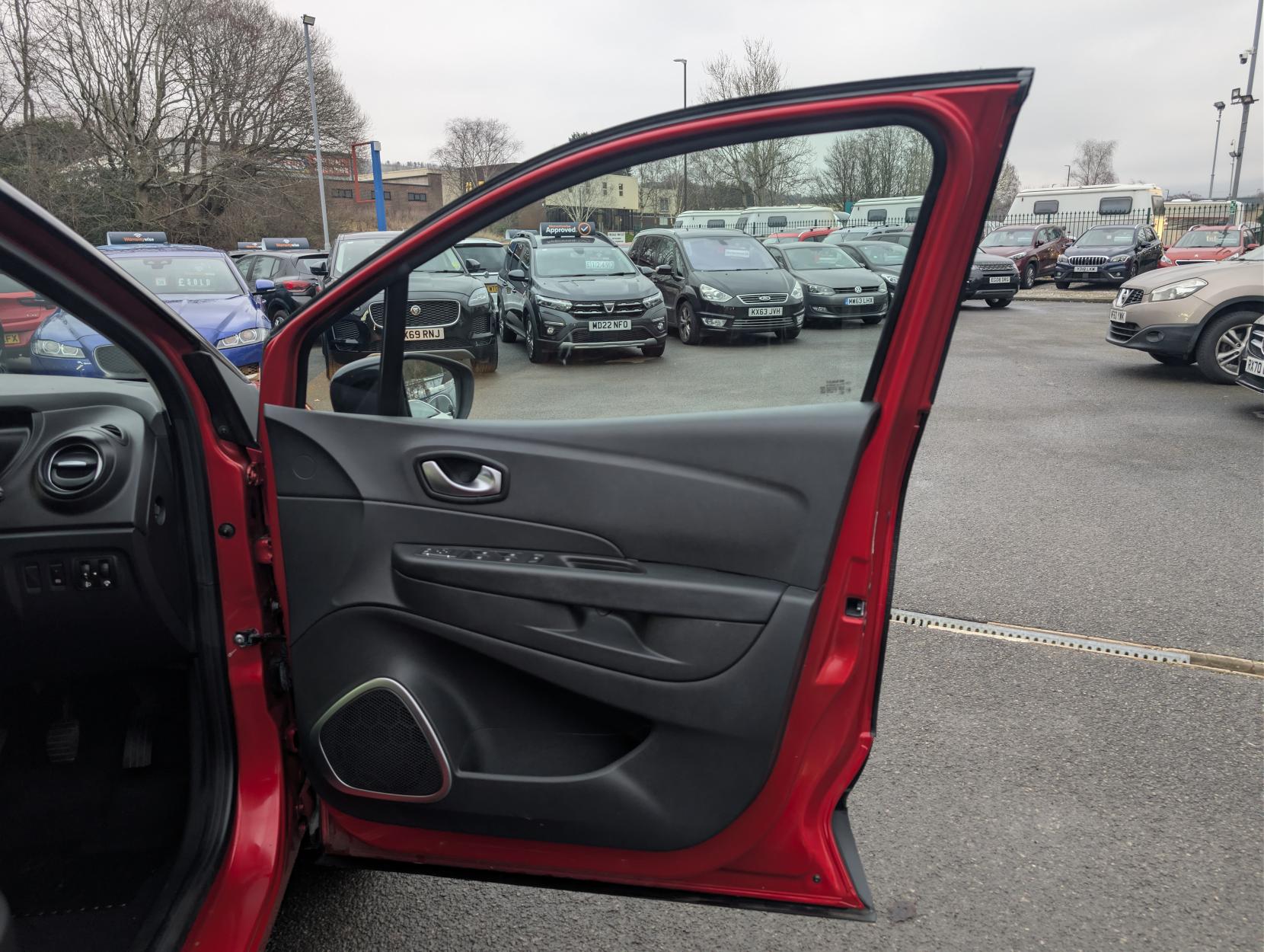 Renault Captur 0.9 TCe ENERGY Iconic SUV 5dr Petrol Manual Euro 6 (s/s) (90 ps)