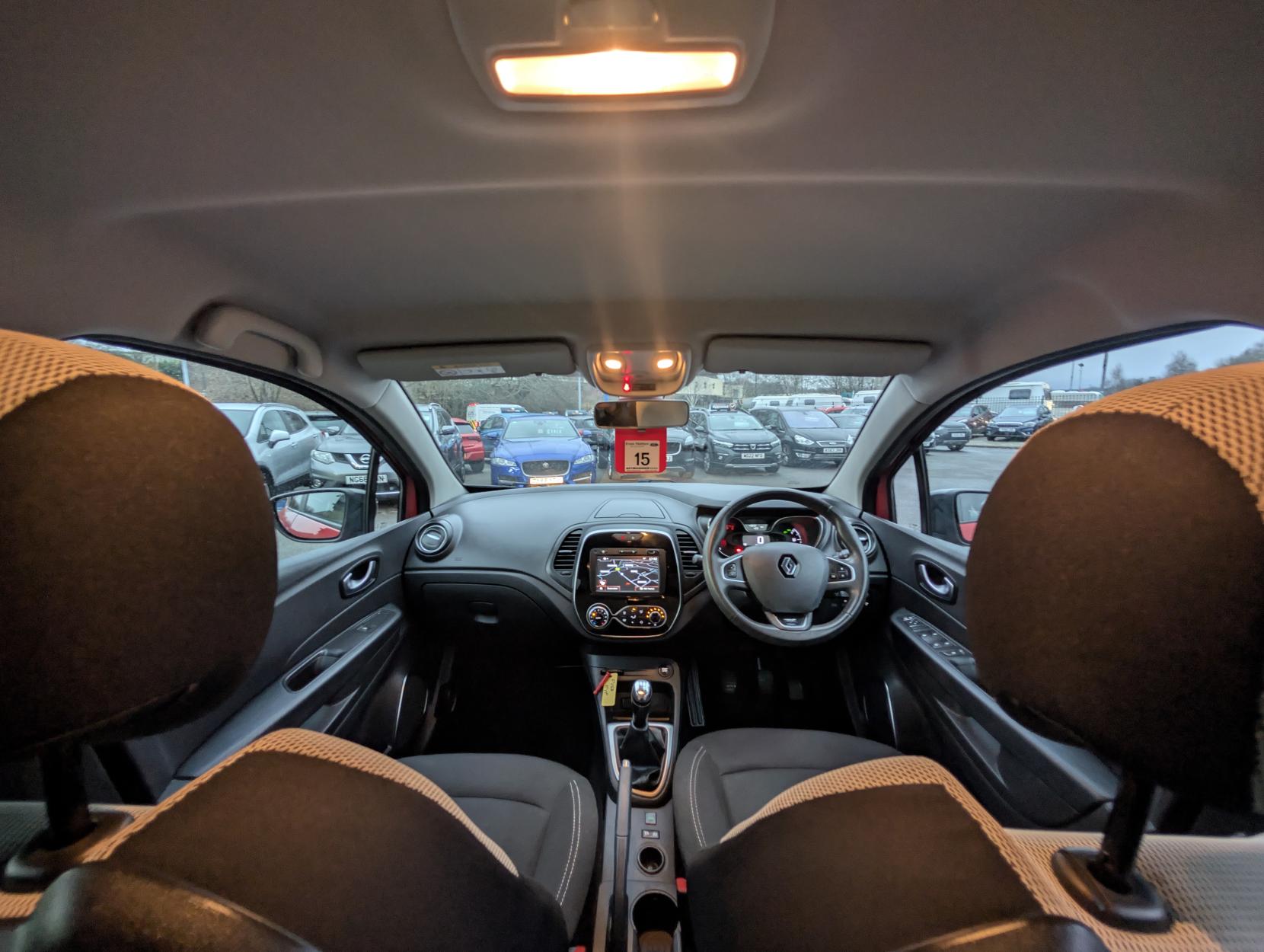 Renault Captur 0.9 TCe ENERGY Iconic SUV 5dr Petrol Manual Euro 6 (s/s) (90 ps)