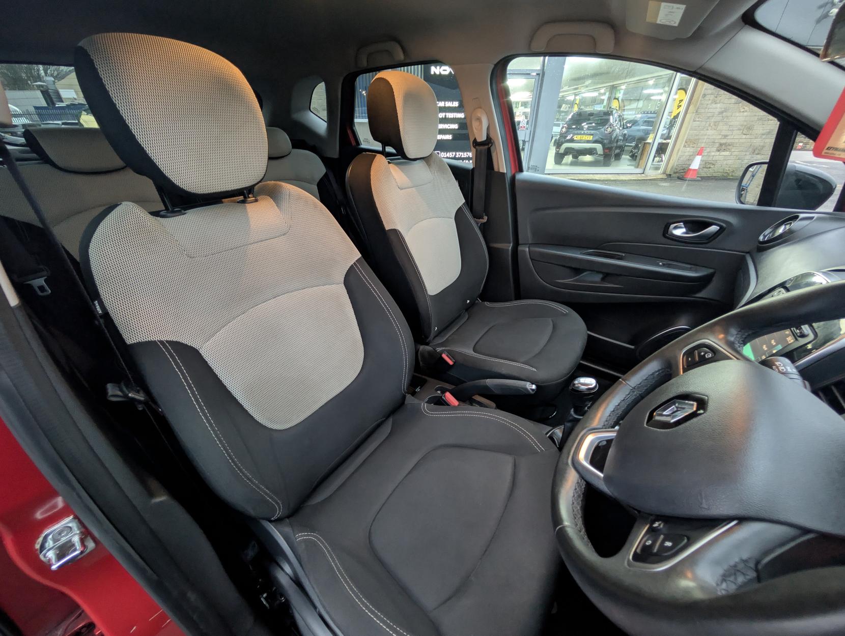 Renault Captur 0.9 TCe ENERGY Iconic SUV 5dr Petrol Manual Euro 6 (s/s) (90 ps)