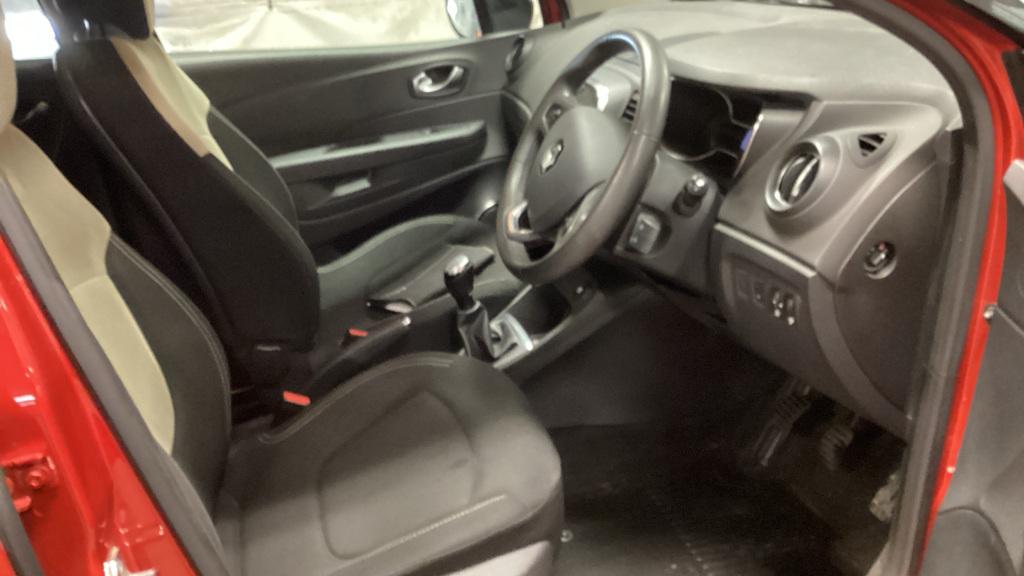 Renault Captur 0.9 TCe ENERGY Iconic SUV 5dr Petrol Manual Euro 6 (s/s) (90 ps)