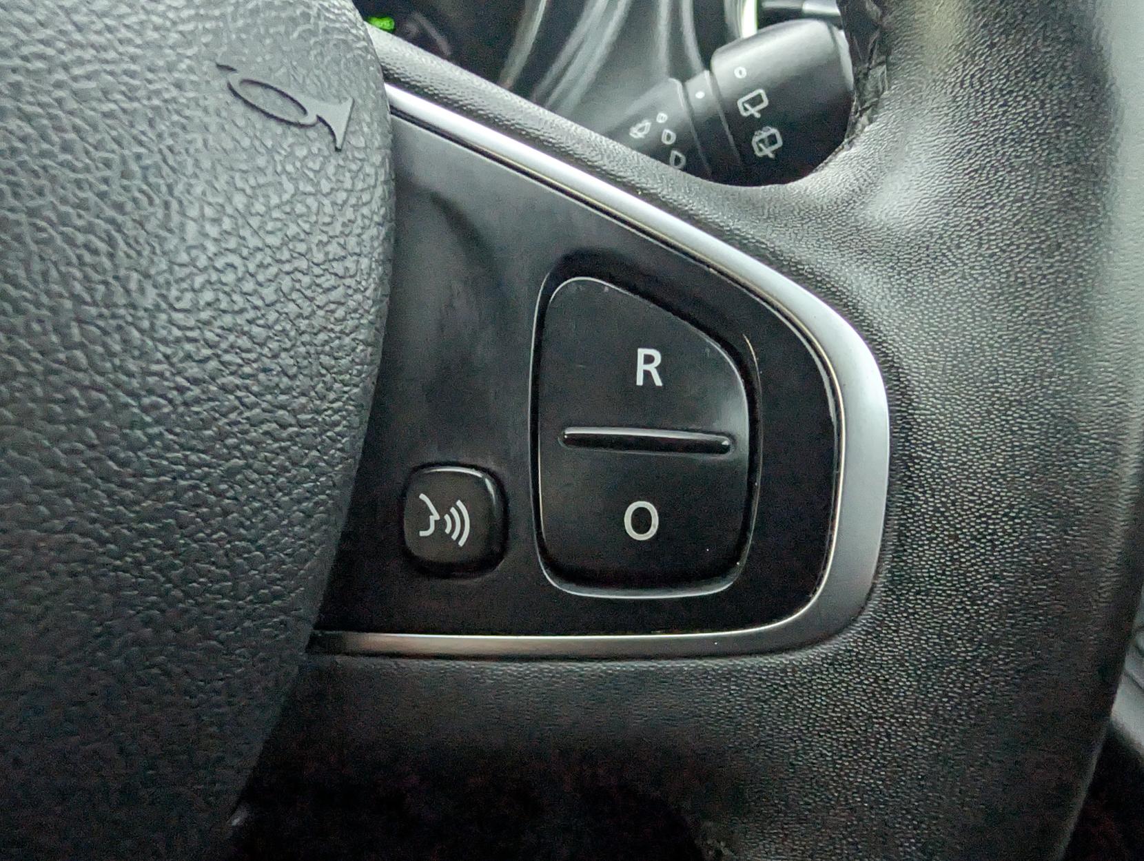 Renault Captur 0.9 TCe ENERGY Iconic SUV 5dr Petrol Manual Euro 6 (s/s) (90 ps)