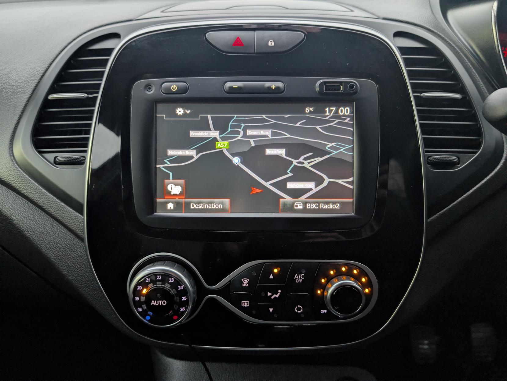 Renault Captur 0.9 TCe ENERGY Iconic SUV 5dr Petrol Manual Euro 6 (s/s) (90 ps)