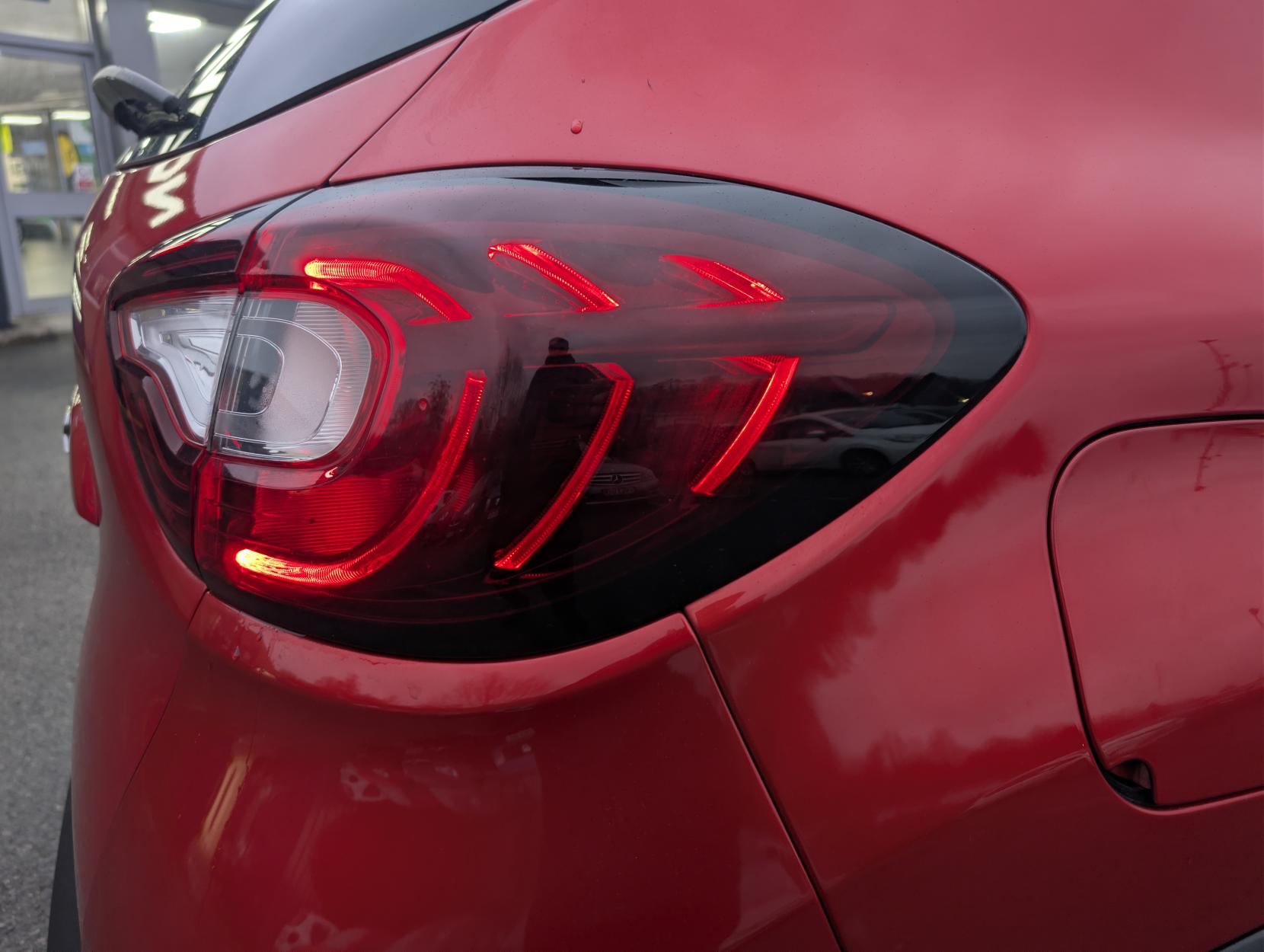 Renault Captur 0.9 TCe ENERGY Iconic SUV 5dr Petrol Manual Euro 6 (s/s) (90 ps)