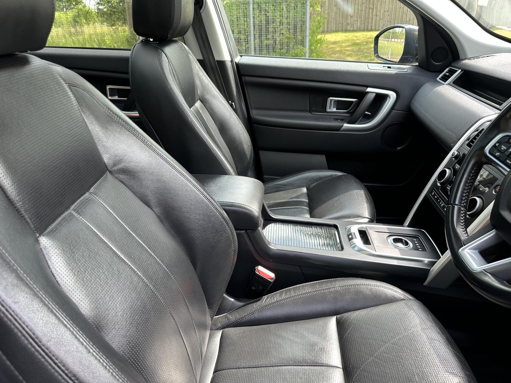 Land Rover Discovery Sport 2.0 TD4 HSE SUV 5dr Diesel Auto 4WD Euro 6 (s/s) (180 ps)