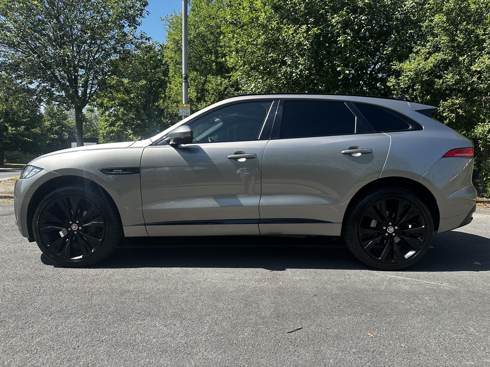 Jaguar F-PACE 2.0 D240 R-Sport SUV 5dr Diesel Auto AWD Euro 6 (s/s) (240 ps)