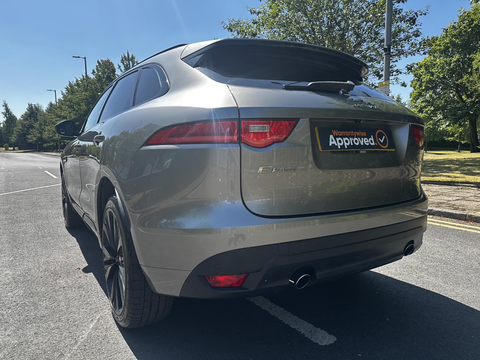 Jaguar F-PACE 2.0 D240 R-Sport SUV 5dr Diesel Auto AWD Euro 6 (s/s) (240 ps)