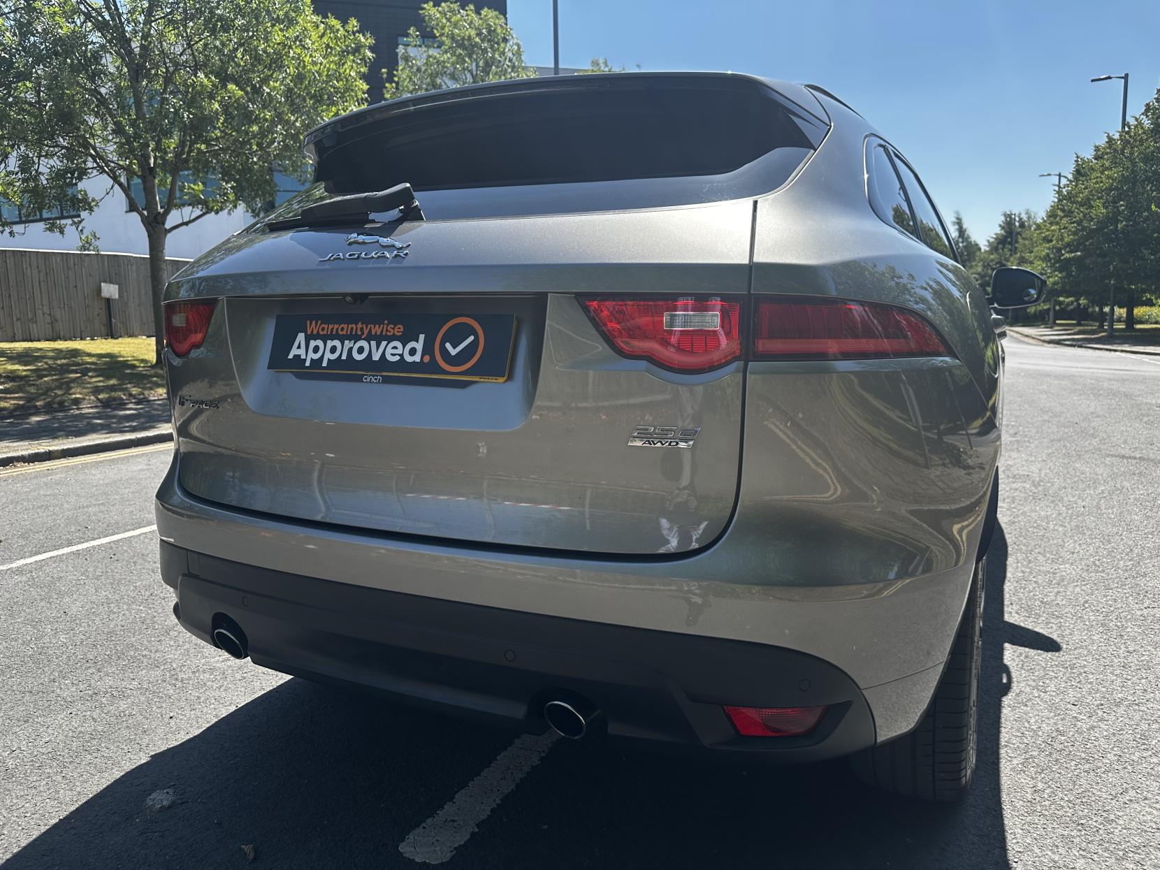 Jaguar F-PACE 2.0 D240 R-Sport SUV 5dr Diesel Auto AWD Euro 6 (s/s) (240 ps)