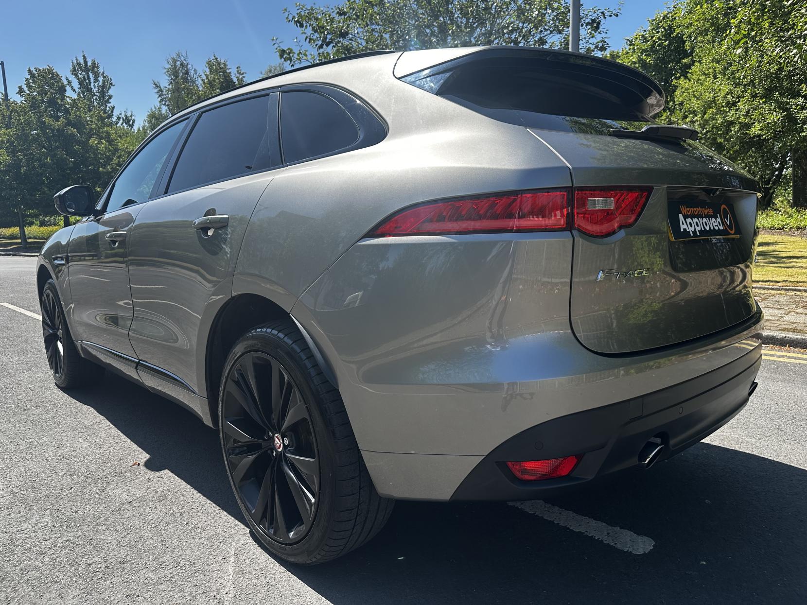Jaguar F-PACE 2.0 D240 R-Sport SUV 5dr Diesel Auto AWD Euro 6 (s/s) (240 ps)