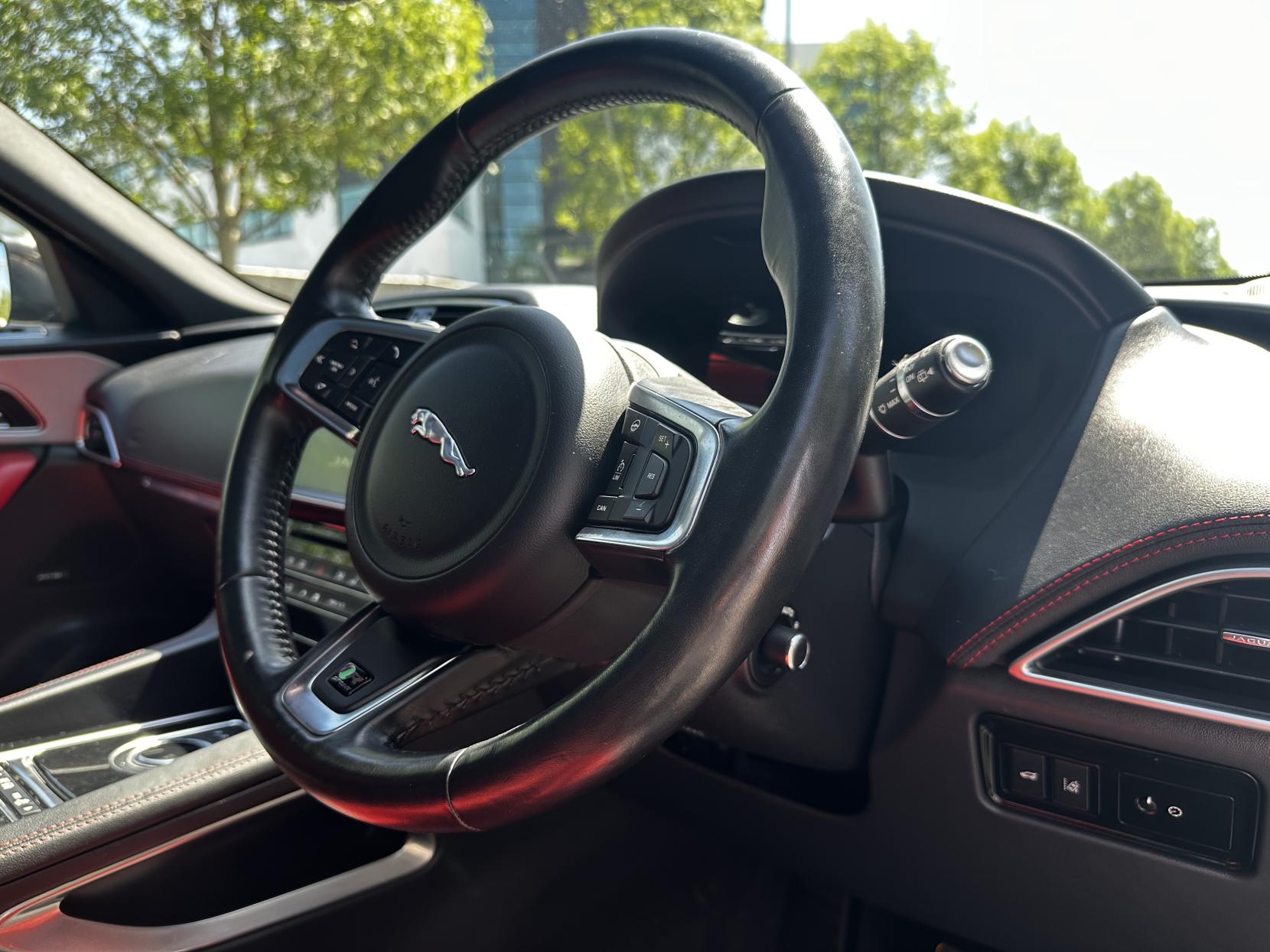 Jaguar F-PACE 2.0 D240 R-Sport SUV 5dr Diesel Auto AWD Euro 6 (s/s) (240 ps)