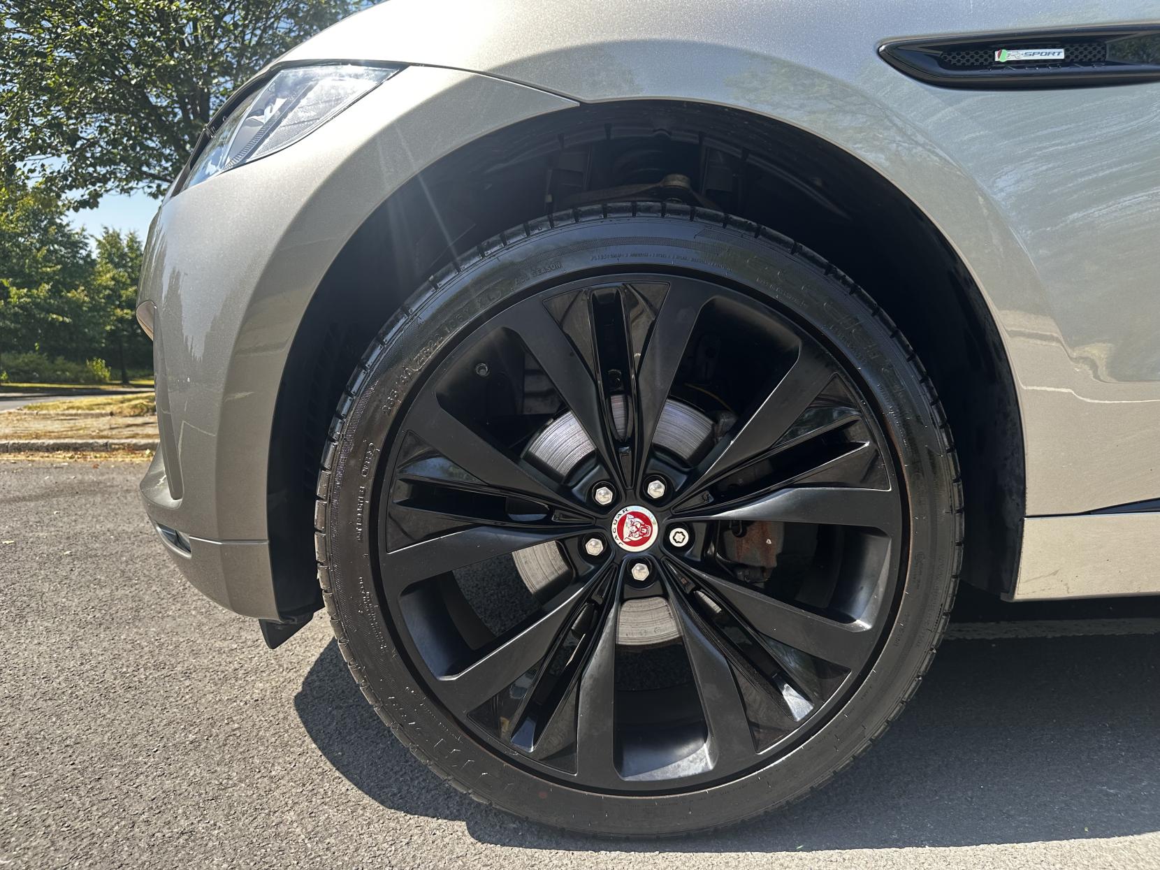 Jaguar F-PACE 2.0 D240 R-Sport SUV 5dr Diesel Auto AWD Euro 6 (s/s) (240 ps)