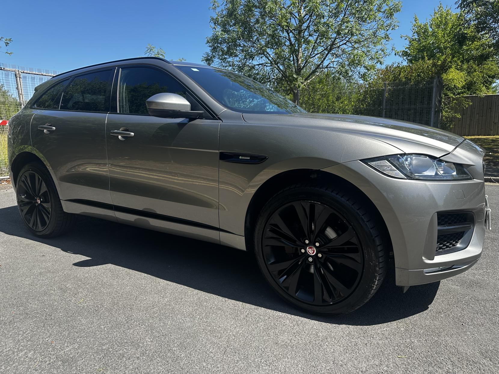 Jaguar F-PACE 2.0 D240 R-Sport SUV 5dr Diesel Auto AWD Euro 6 (s/s) (240 ps)