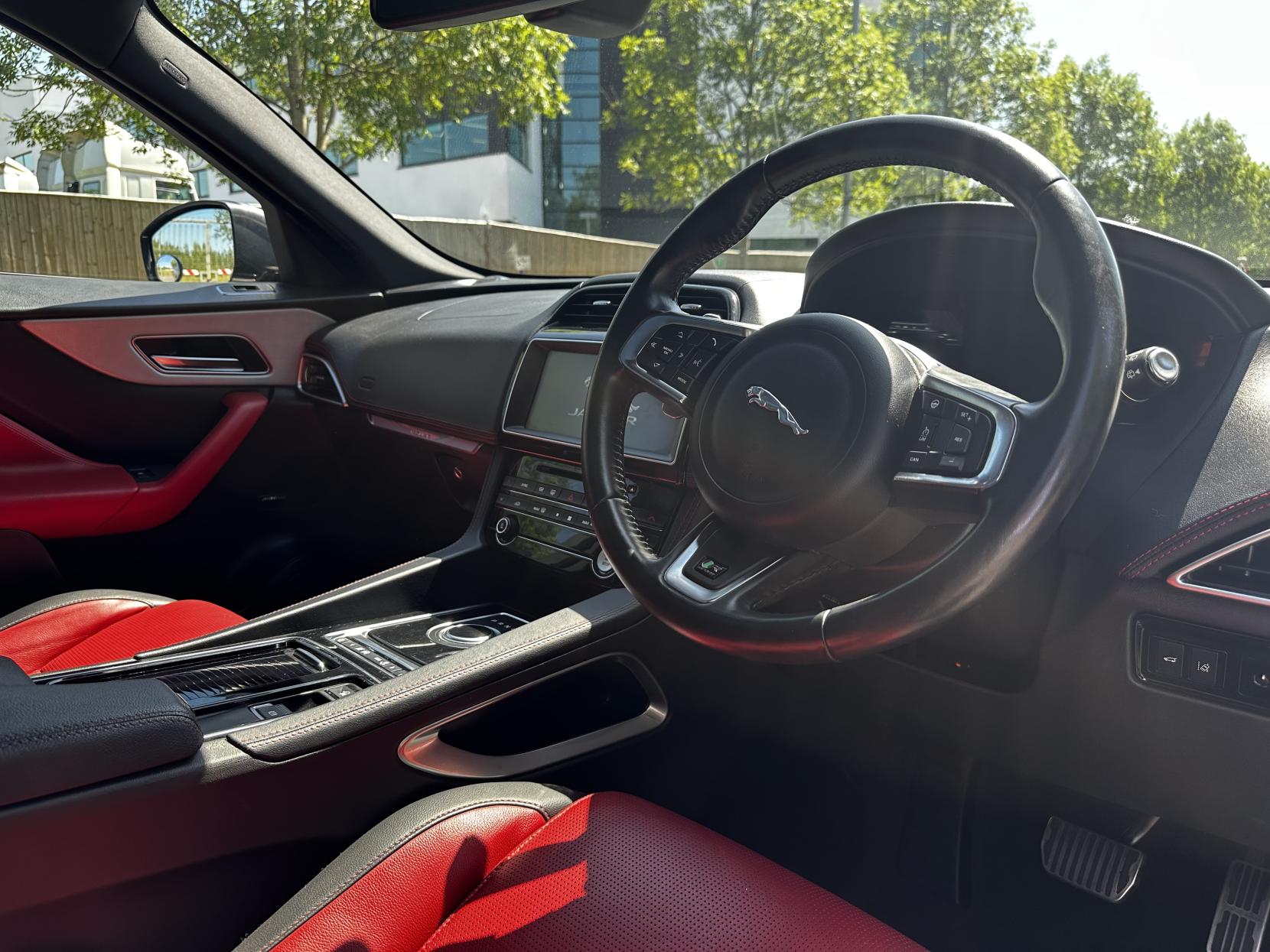 Jaguar F-PACE 2.0 D240 R-Sport SUV 5dr Diesel Auto AWD Euro 6 (s/s) (240 ps)