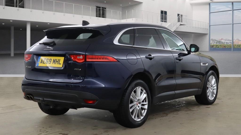 Jaguar F-PACE 2.0 D180 Portfolio SUV 5dr Diesel Auto Euro 6 (s/s) (180 ps)