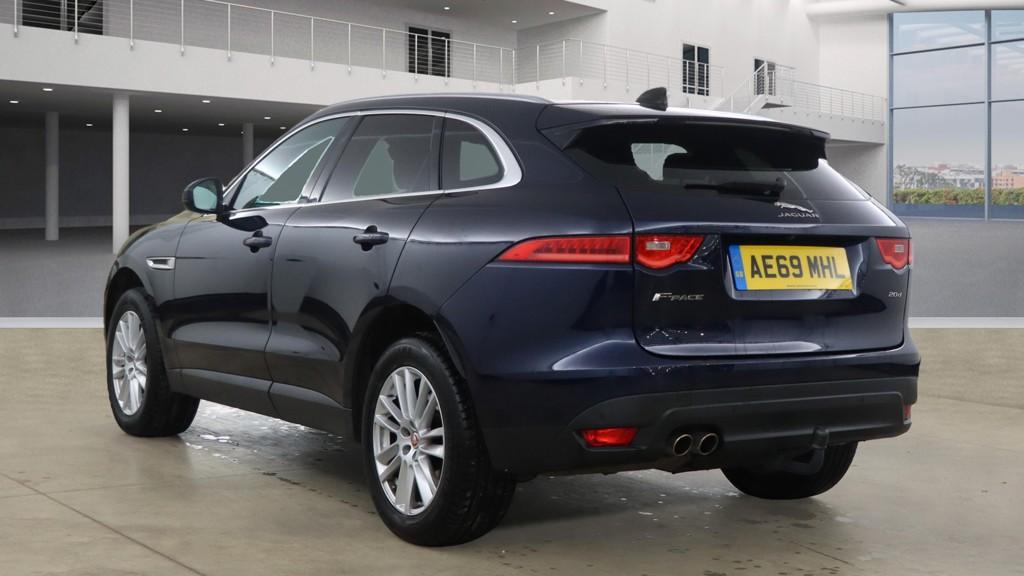 Jaguar F-PACE 2.0 D180 Portfolio SUV 5dr Diesel Auto Euro 6 (s/s) (180 ps)