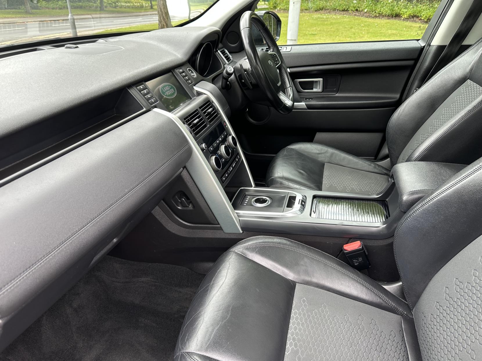 Land Rover Discovery Sport 2.0 TD4 SE Tech SUV 5dr Diesel Auto 4WD Euro 6 (s/s) (180 ps)
