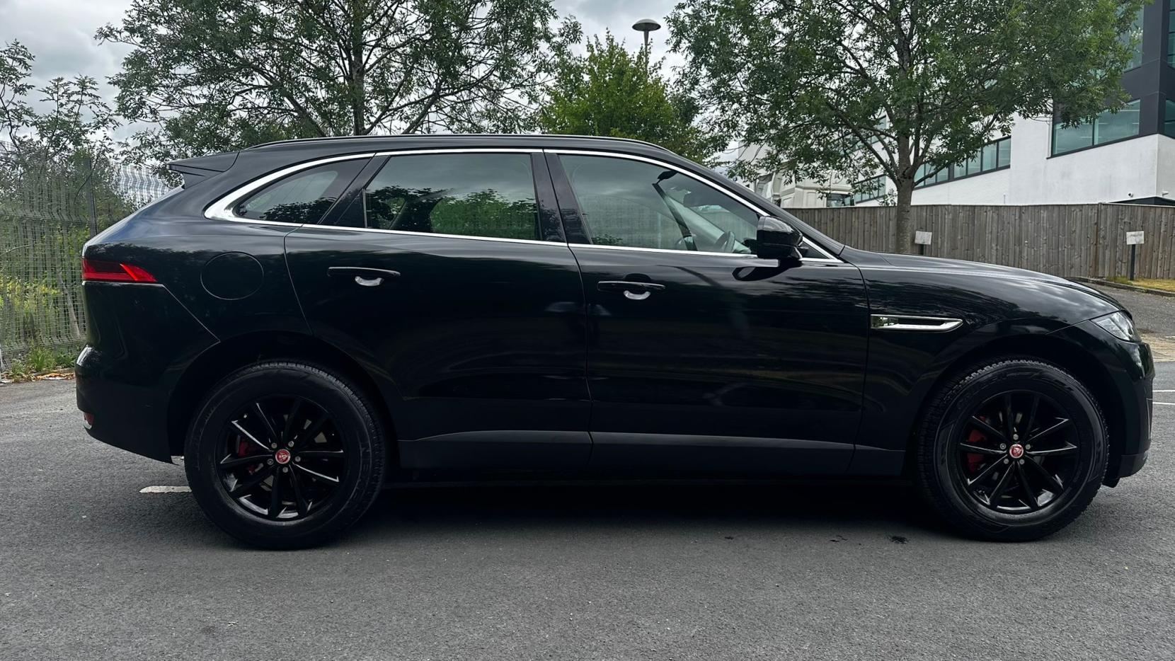Jaguar F-PACE 2.0 D180 Prestige SUV 5dr Diesel Auto Euro 6 (s/s) (180 ps)