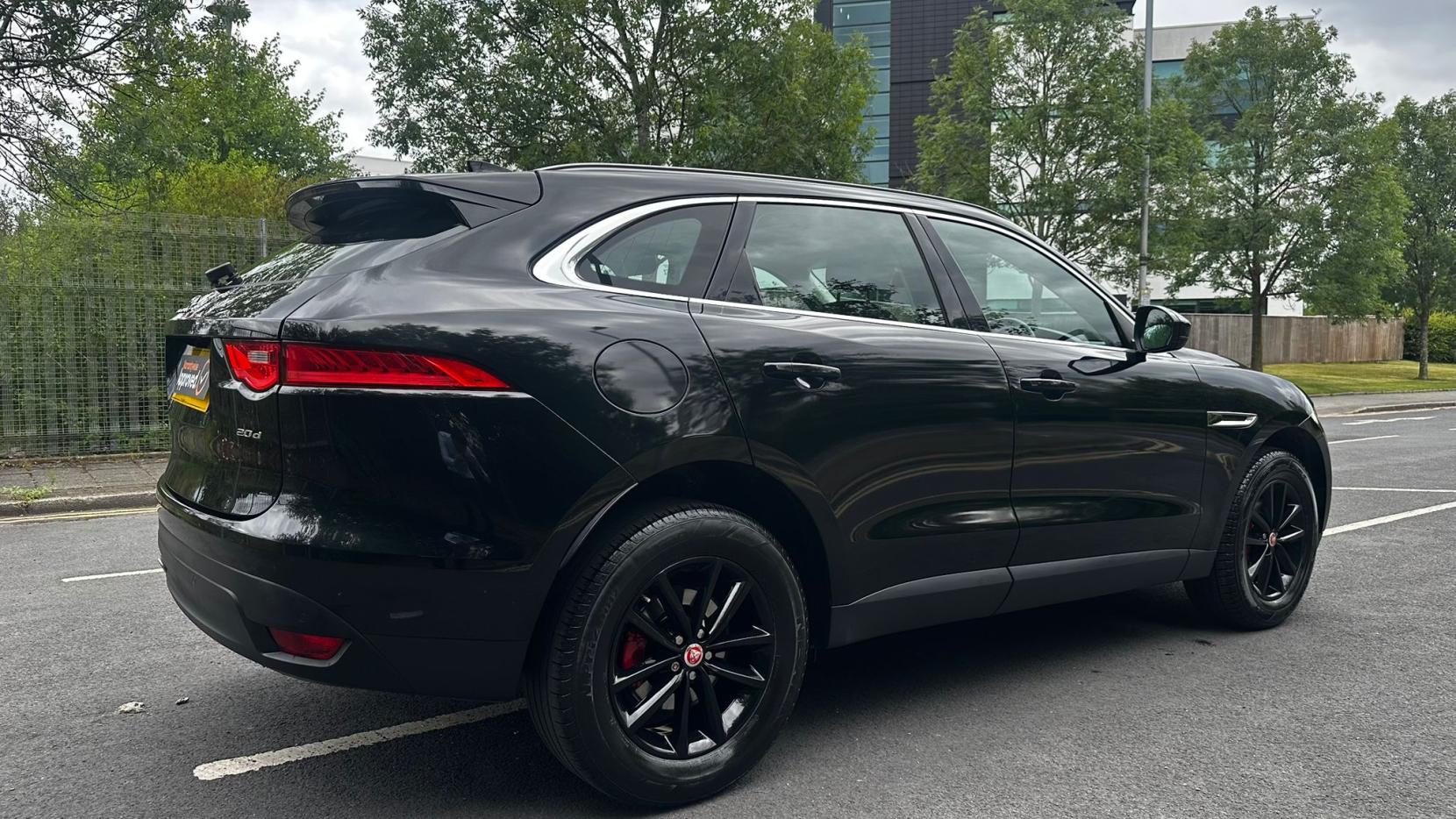 Jaguar F-PACE 2.0 D180 Prestige SUV 5dr Diesel Auto Euro 6 (s/s) (180 ps)