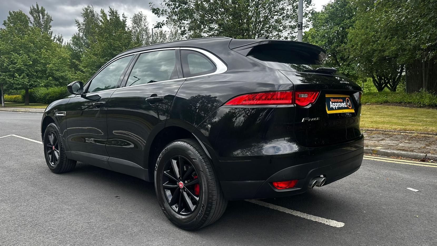 Jaguar F-PACE 2.0 D180 Prestige SUV 5dr Diesel Auto Euro 6 (s/s) (180 ps)