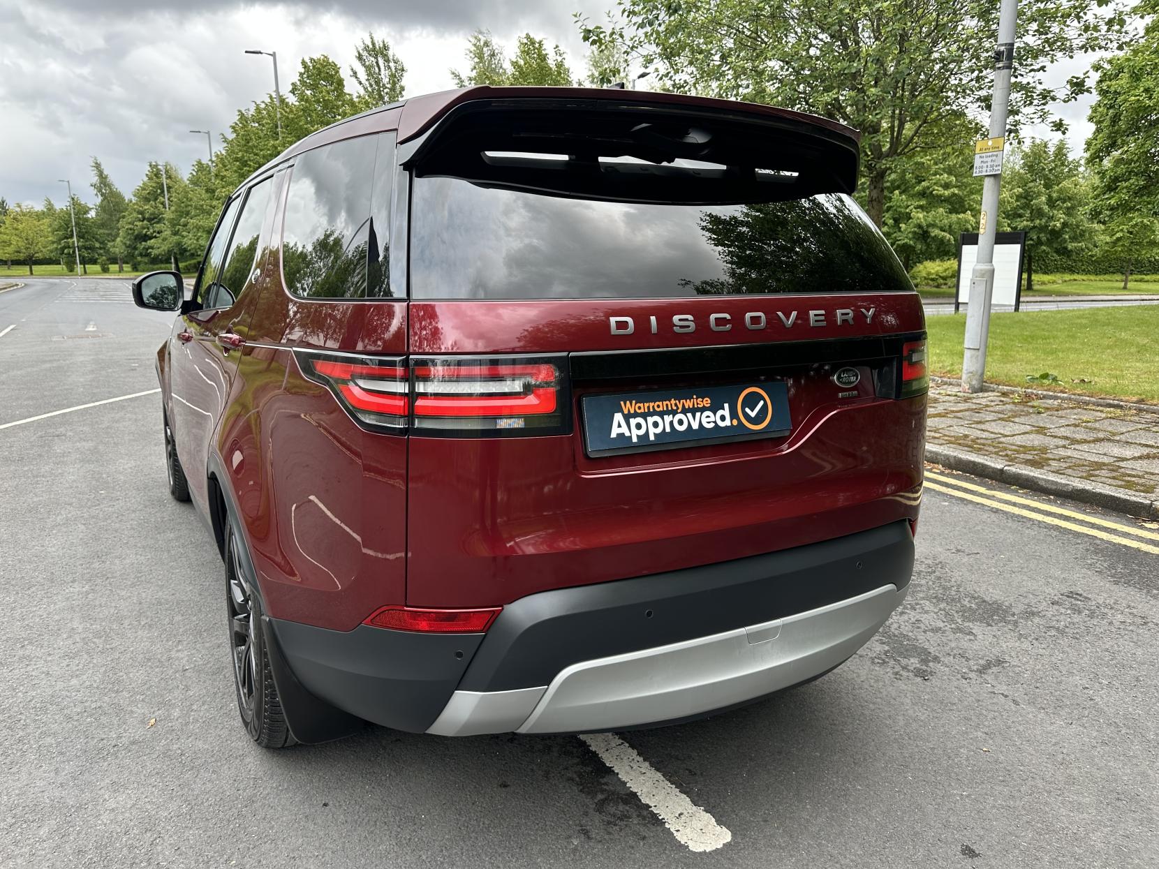 Land Rover Discovery 2.0 SD4 HSE SUV 5dr Diesel Auto 4WD Euro 6 (s/s) (240 ps)