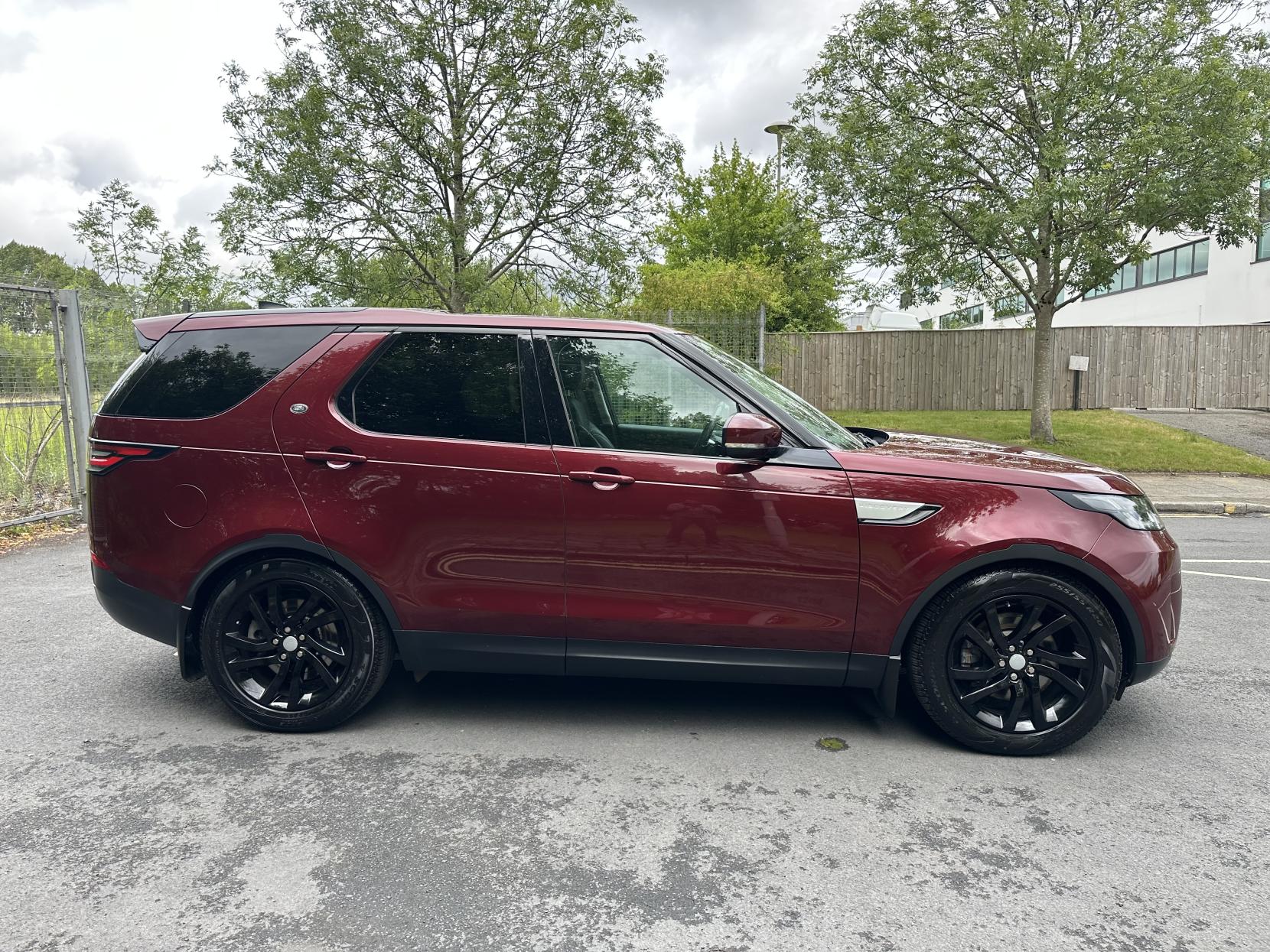 Land Rover Discovery 2.0 SD4 HSE SUV 5dr Diesel Auto 4WD Euro 6 (s/s) (240 ps)