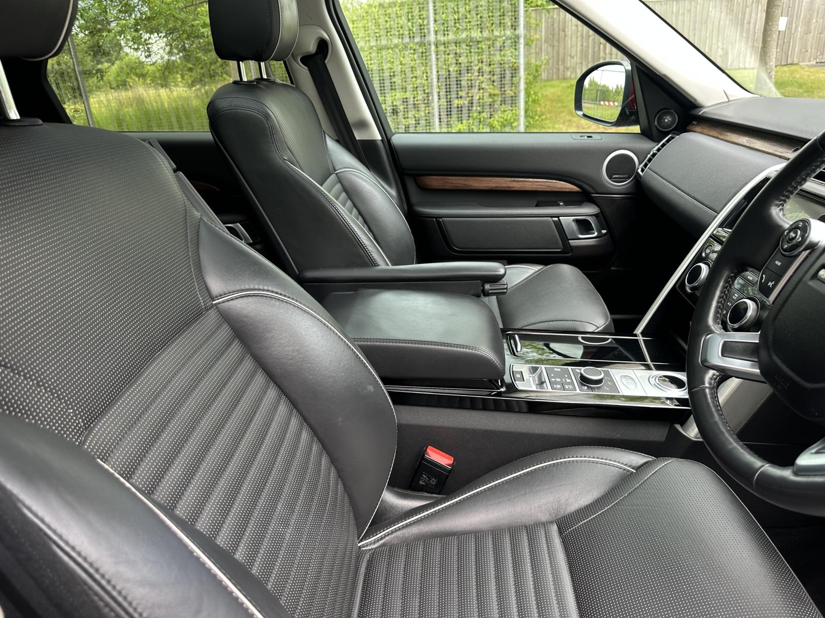 Land Rover Discovery 2.0 SD4 HSE SUV 5dr Diesel Auto 4WD Euro 6 (s/s) (240 ps)