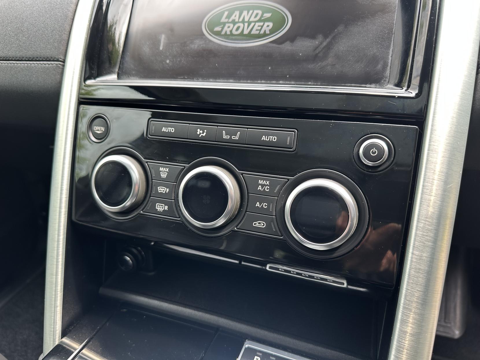 Land Rover Discovery 2.0 SD4 HSE SUV 5dr Diesel Auto 4WD Euro 6 (s/s) (240 ps)